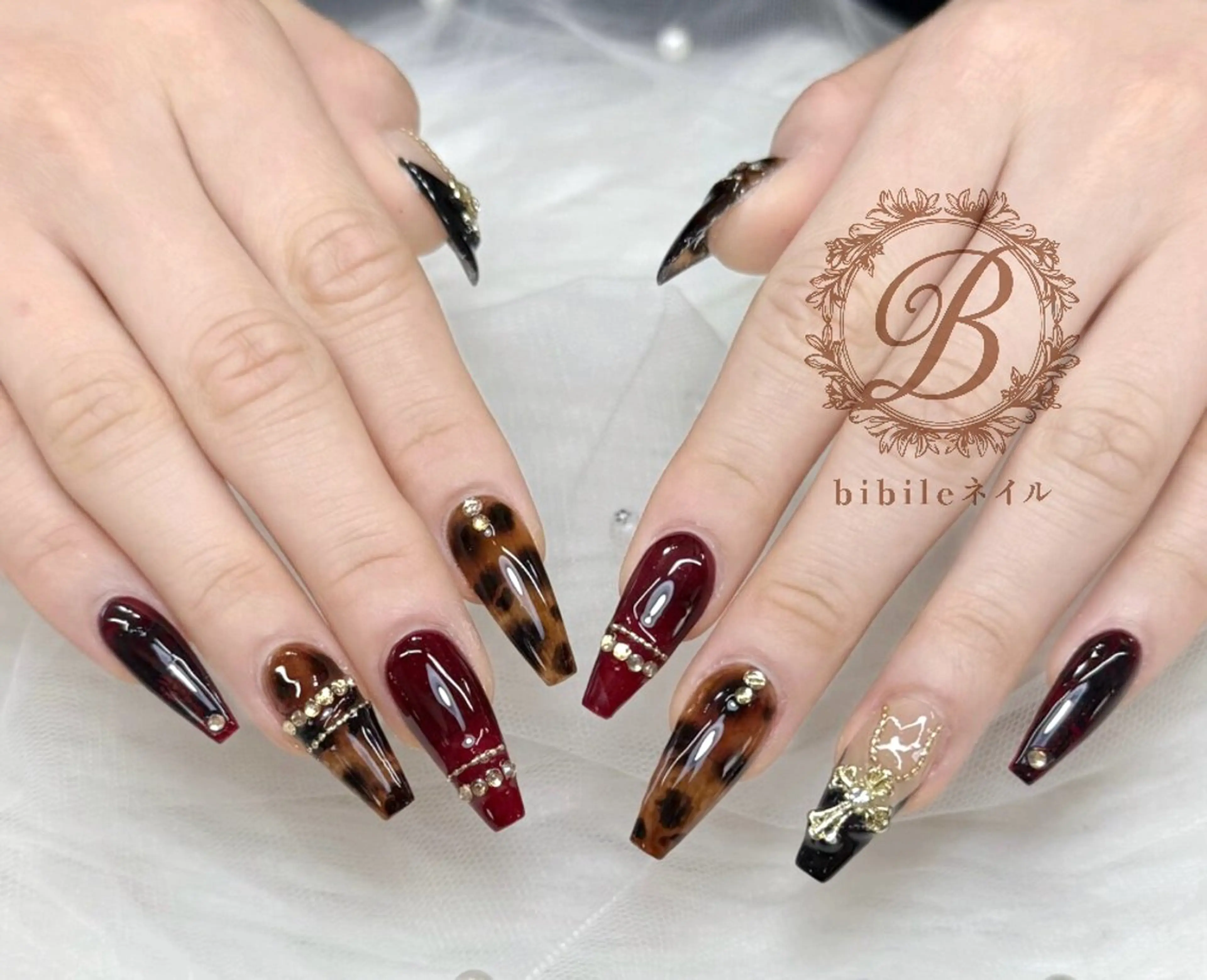 ネイル ハンドネイル 島尻 ユインのネイルデザイン