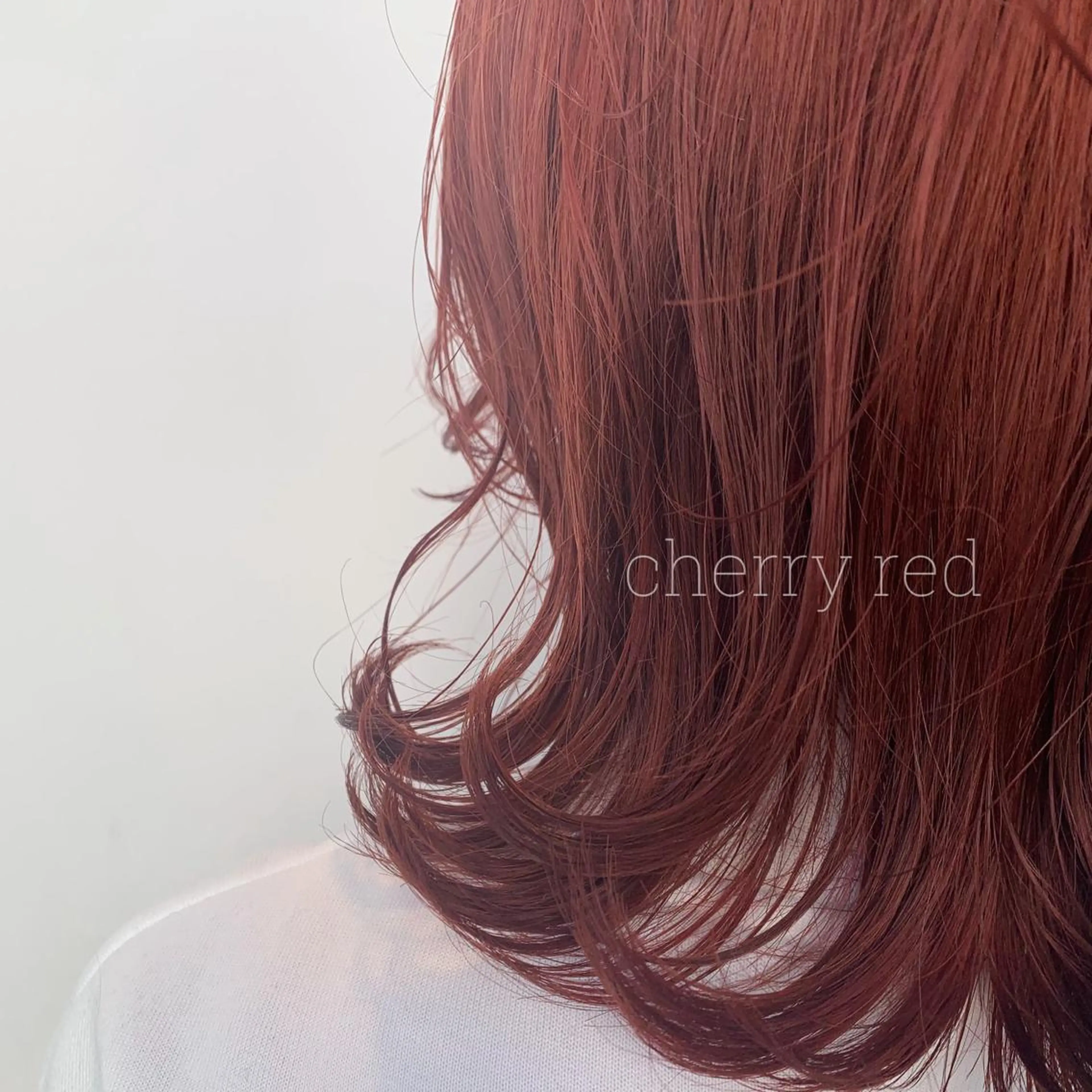 ミディアム カラー RINA🧤 デザインとボブのヘアスタイル