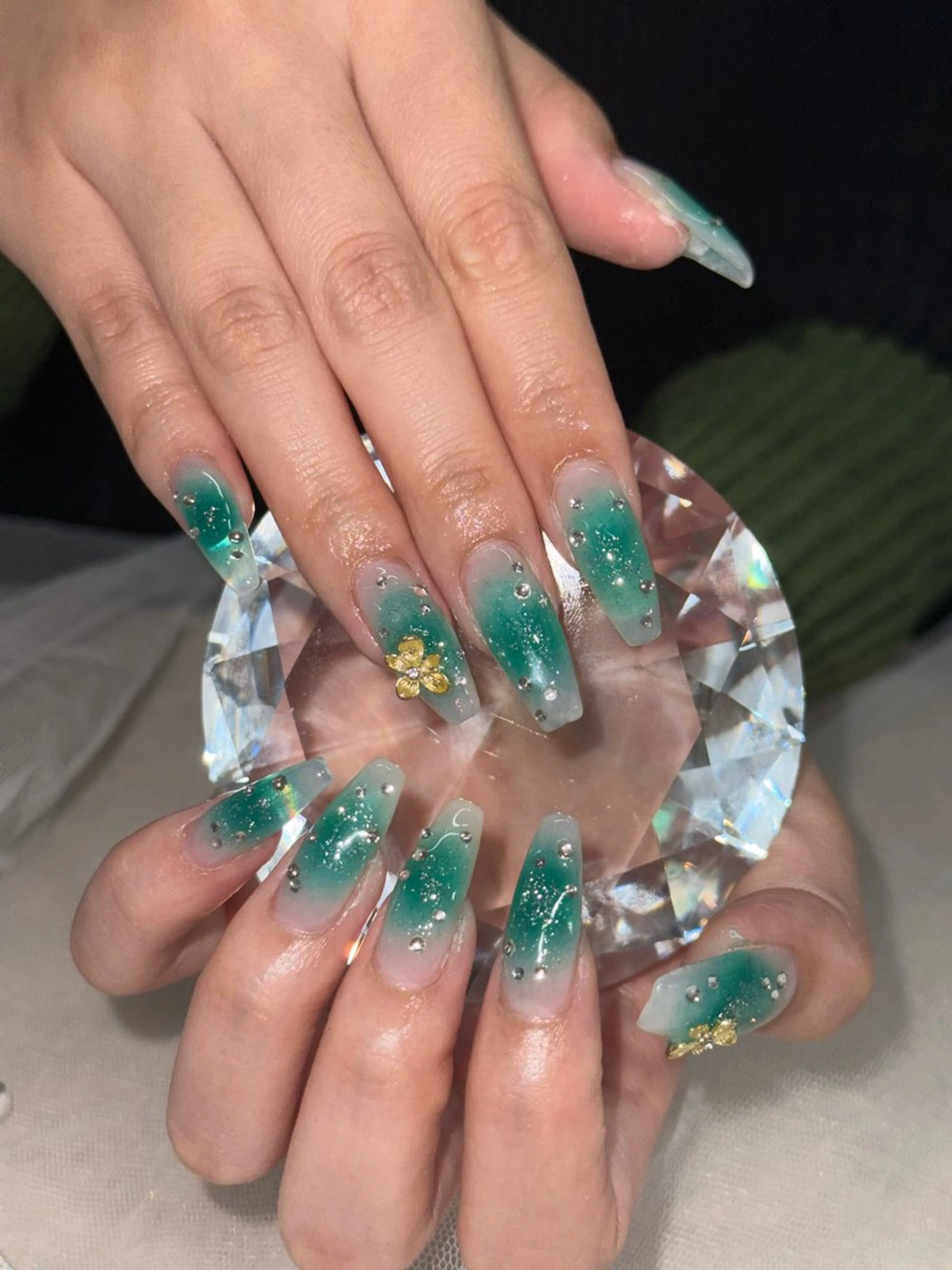 ネイル 成人式 ハンドネイル WOLTOKYO渋谷 yunaのネイルデザイン
