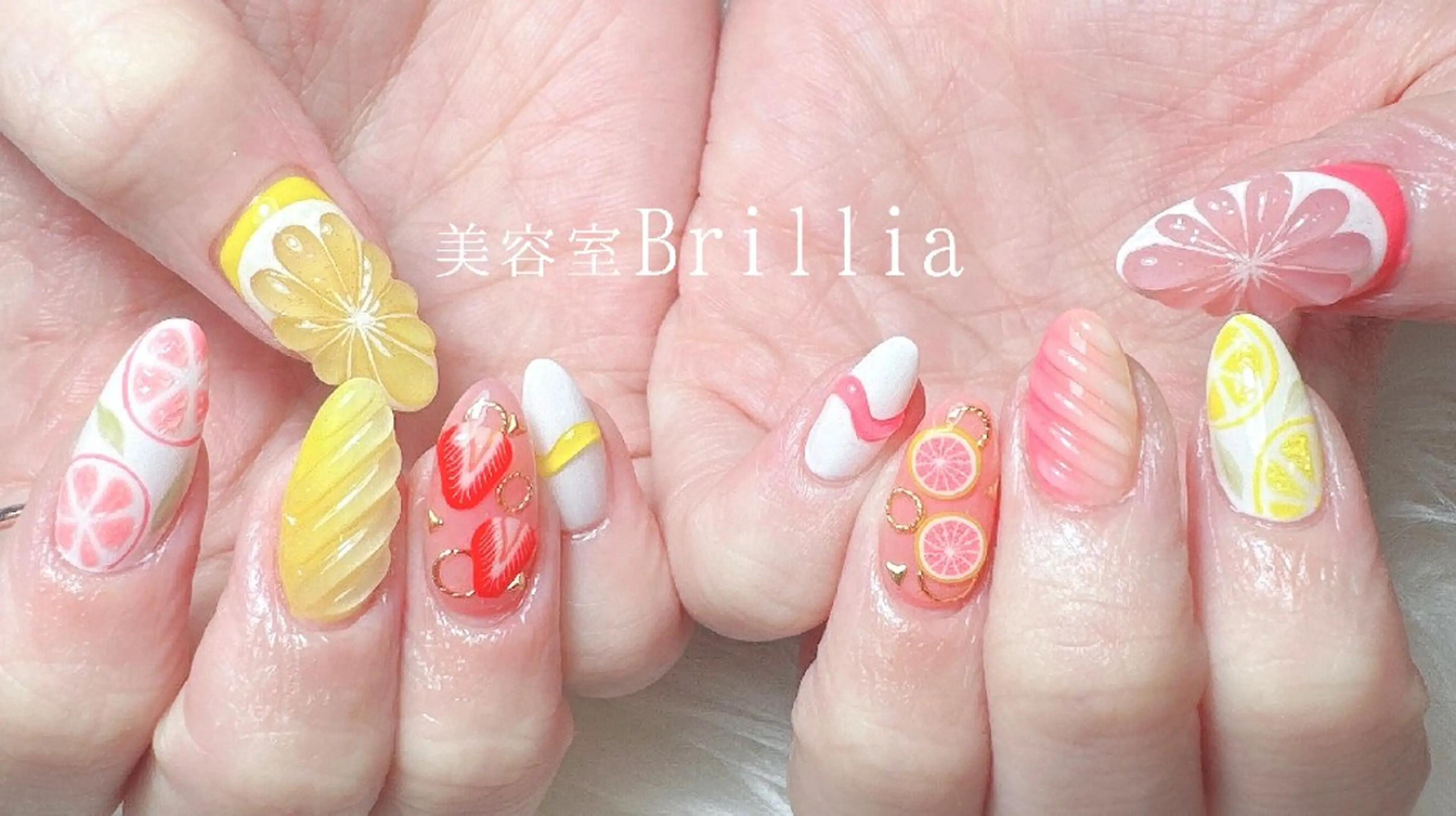 ネイル ハンドネイル 柴田 彩のネイルデザイン