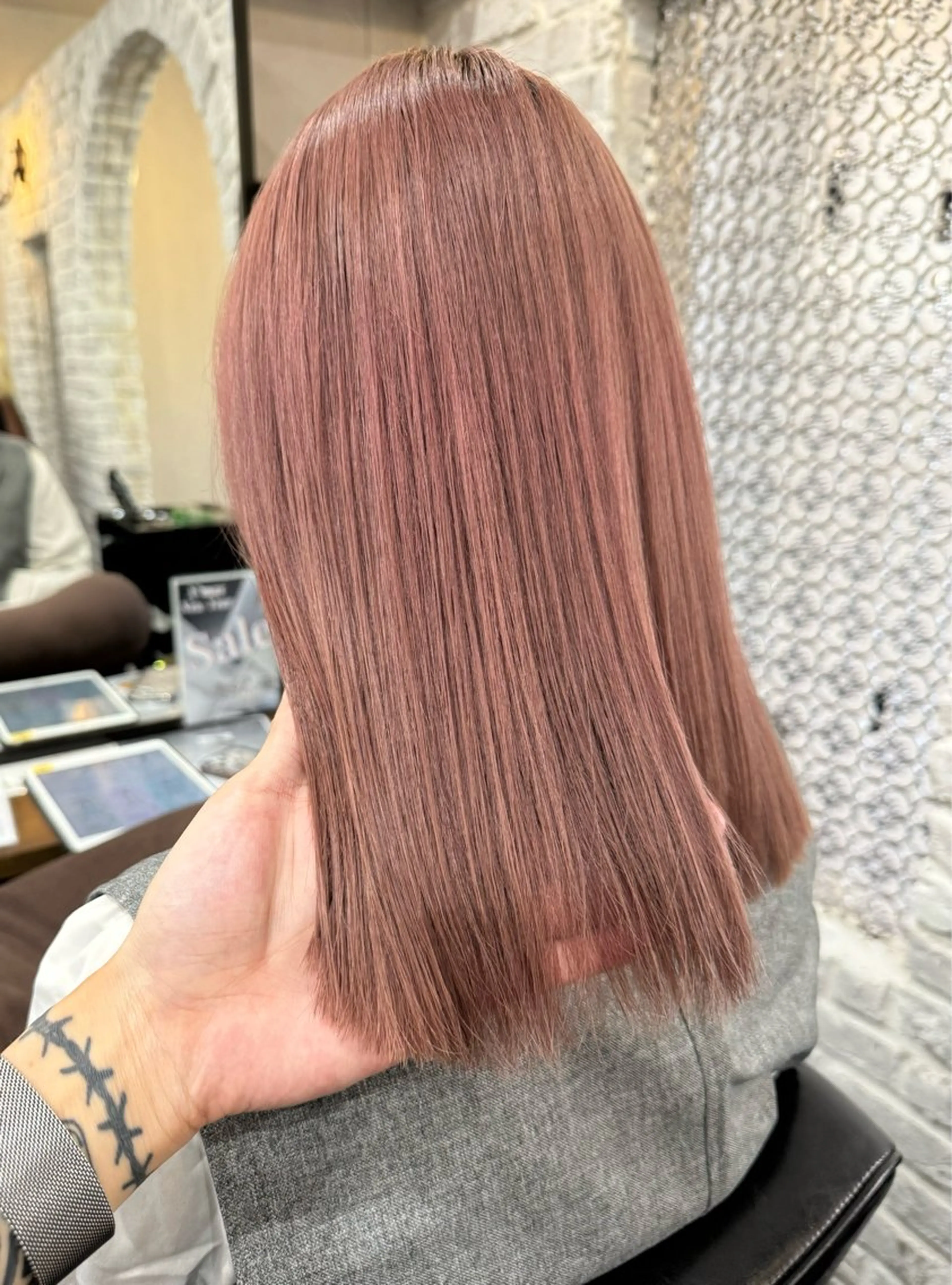 ミディアム カラー ブリーチ ブラウンカラー ピンクカラー ピンクブラウン 🫧透明感ケアカラー 守利🫧のヘアスタイル