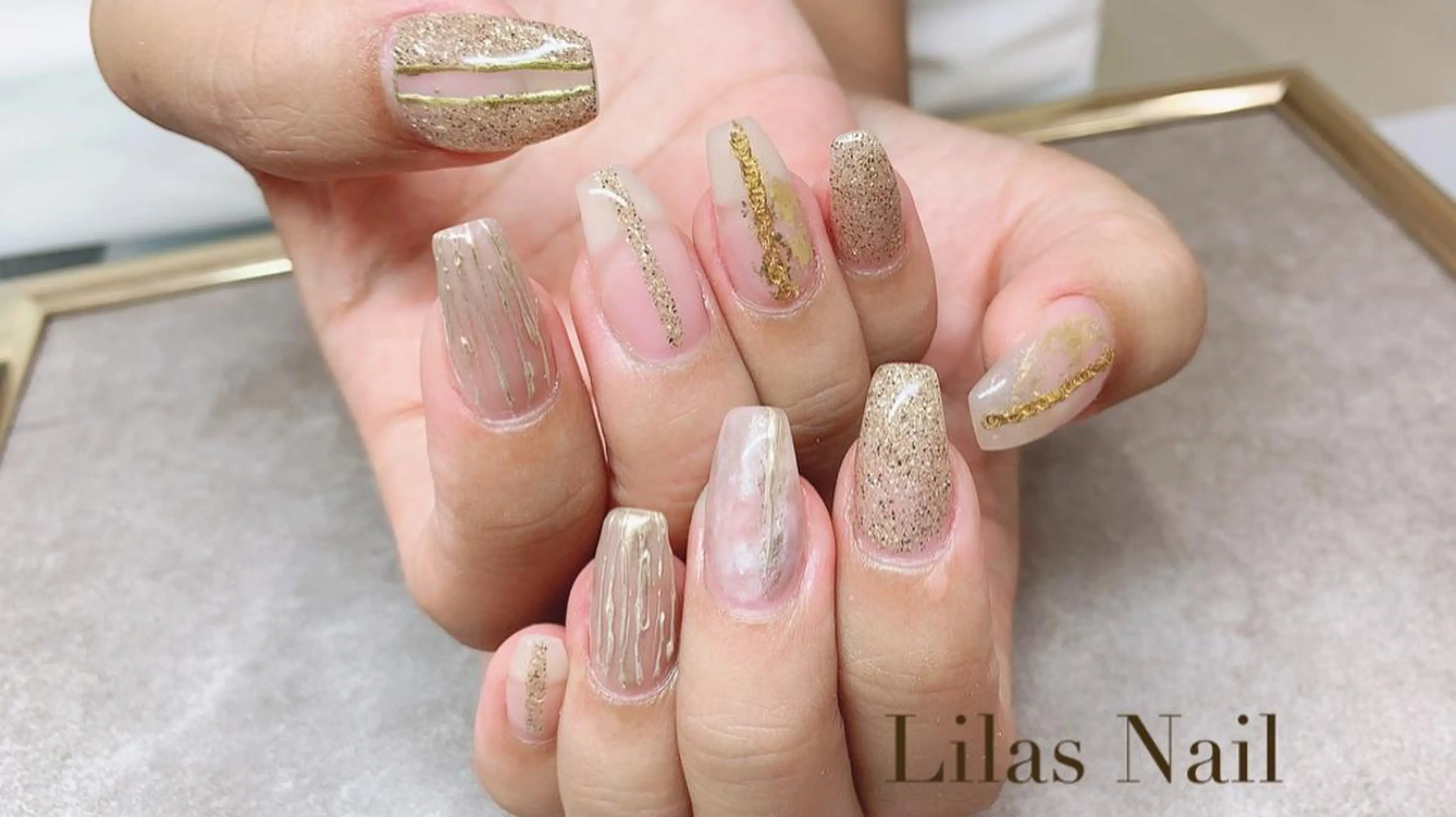 ネイル クリアネイル ジェルネイル ゴールド ハードジェル ラメ(グリッター) Lilas Nailのネイルデザイン