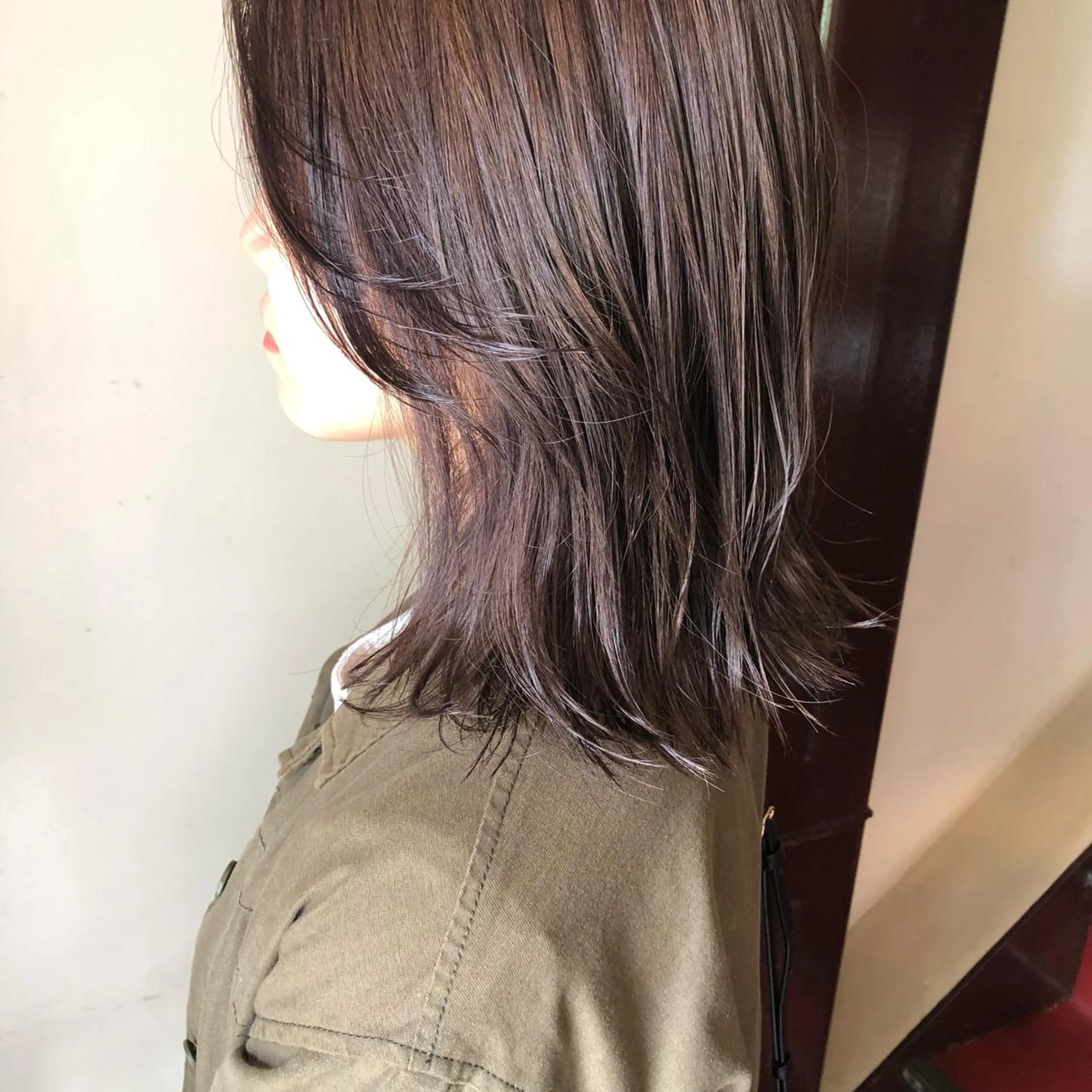 ミディアム カット ヘアカラー 吉川 愛美李のヘアスタイル