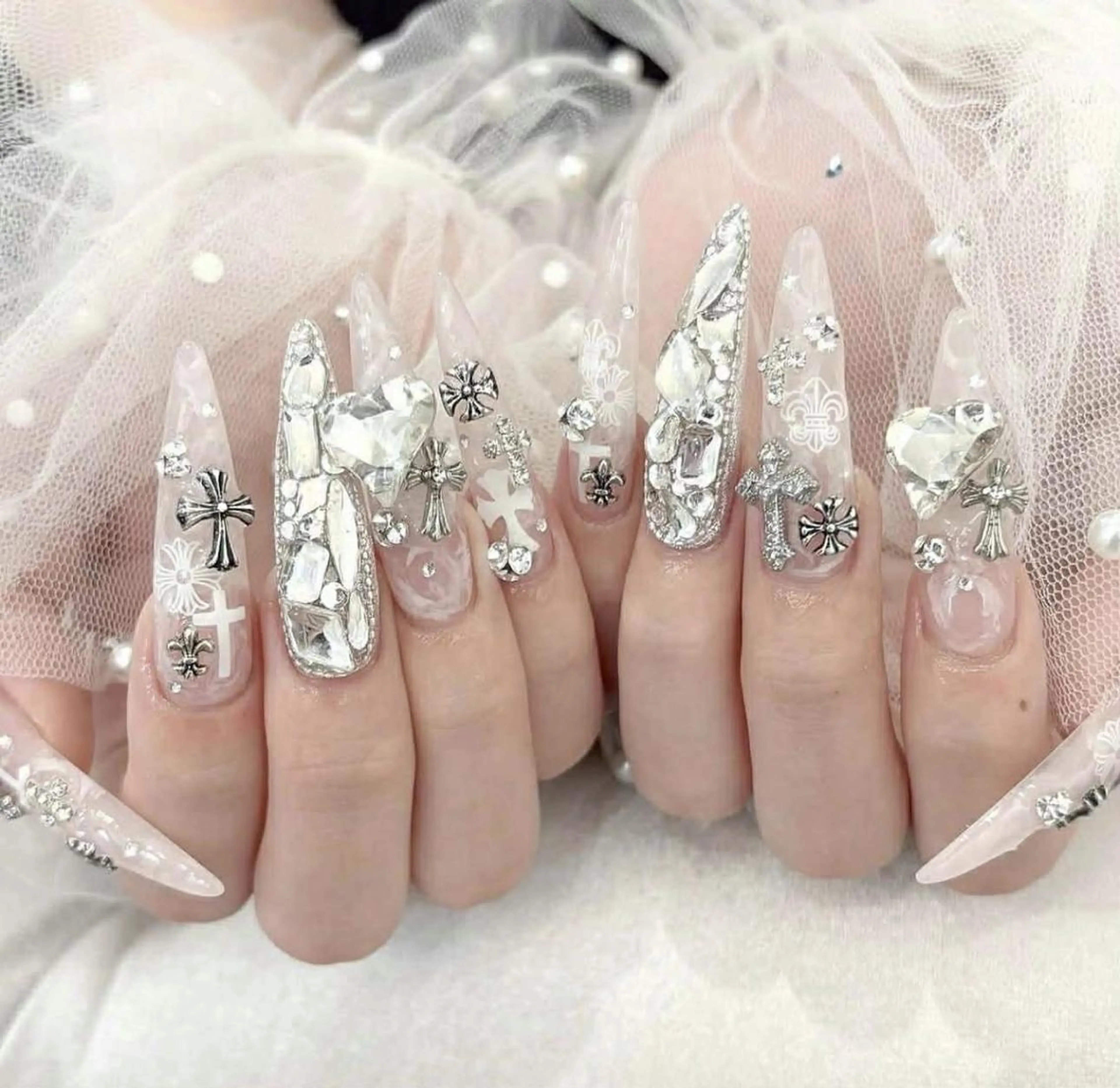 ロング カラー ベージュカラー グラデーションカラー ピンクカラー 韓国風ヘア ハンドネイル Bling Salonのネイルデザイン