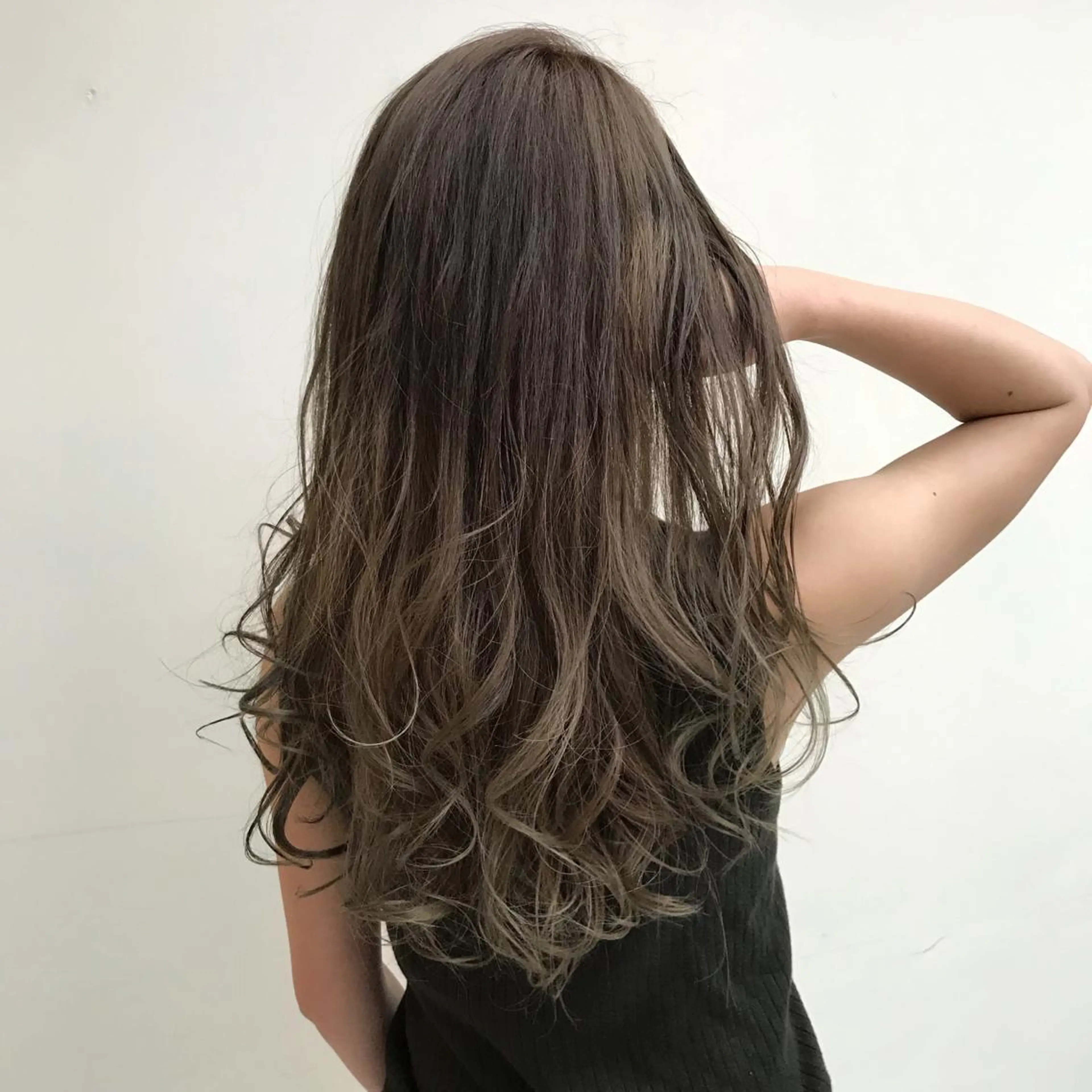 カラー ブリーチ ケアブリーチ ダブルカラー イヤリングカラー ハイライトカラー 落合しほ/韓国ヘア/ 髪質改善/縮毛矯正のヘアスタイル