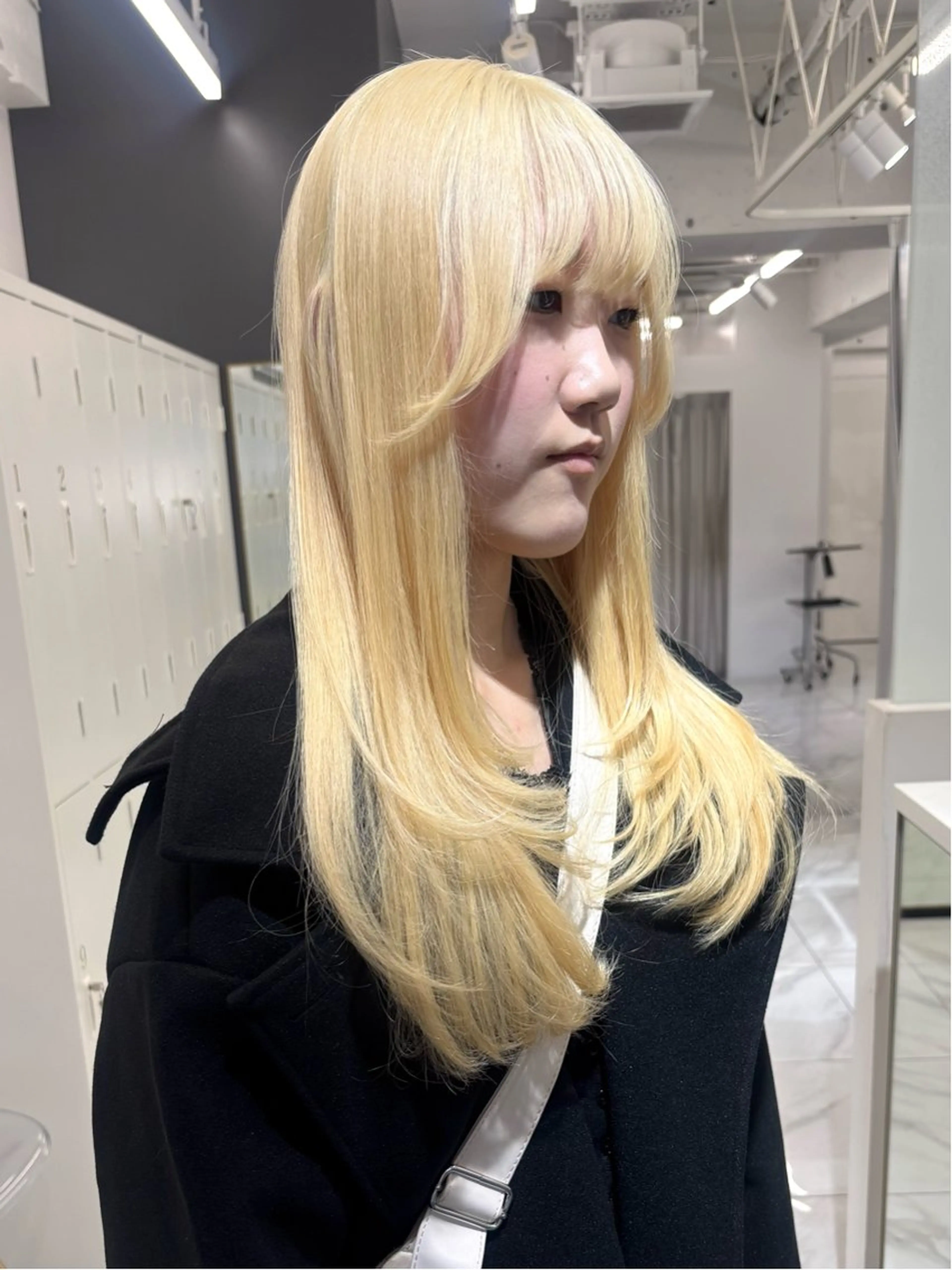 セミロング カラー 抜きっぱなしブロンド ブロンド 韓国風ヘア レイヤーカット ヘアカラー 🩶大人韓国ヘア 渋谷/Satsukiのヘアスタイル