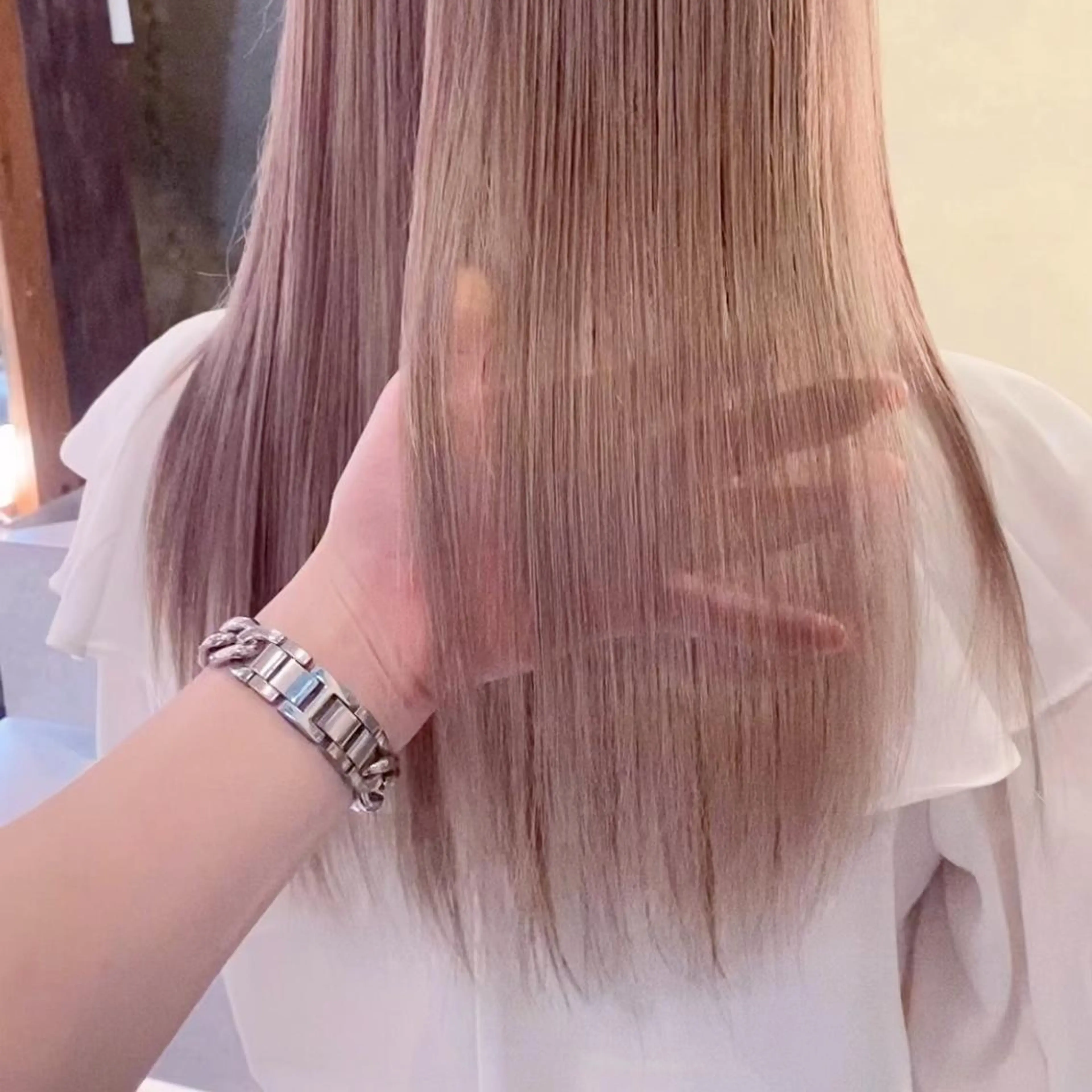 ロング 白髪ぼかし×デザイン 🕊️🫧ホウジョウのヘアスタイル