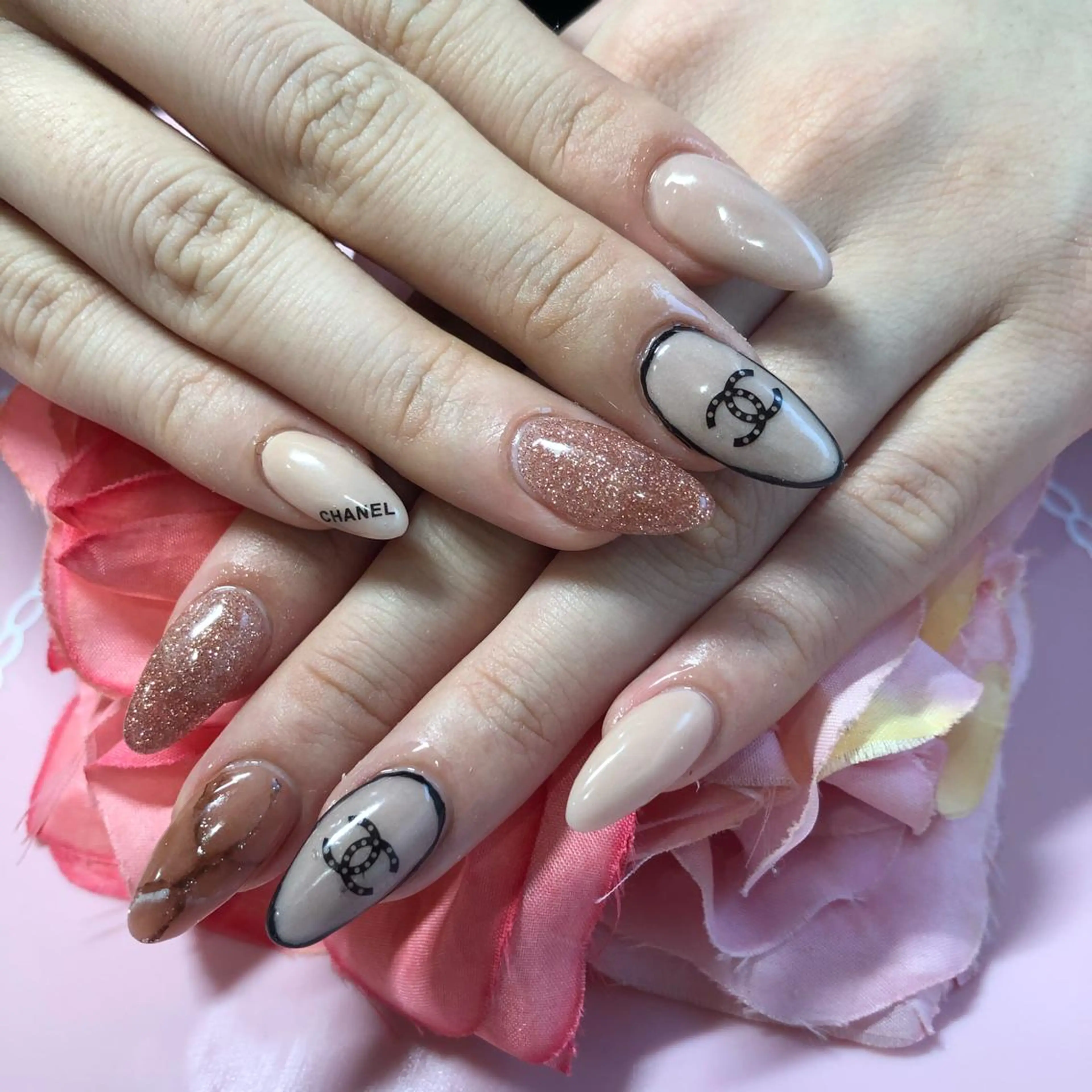 ミディアム ネイル ハンドネイル 《LB》ラブリエ Nail&eyeのマツエク・マツパデザイン