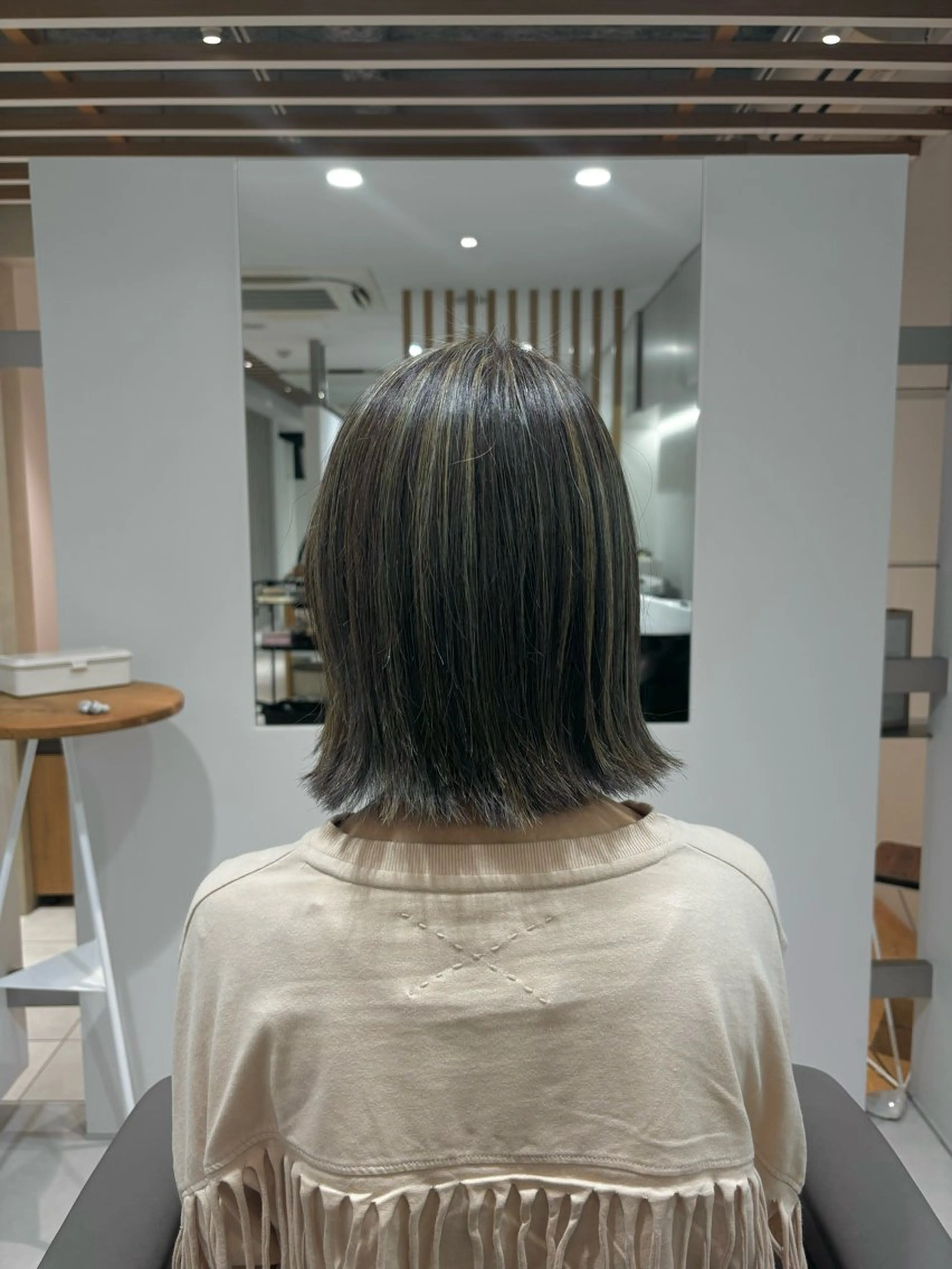 ミディアム 白土 さくらのヘアスタイル