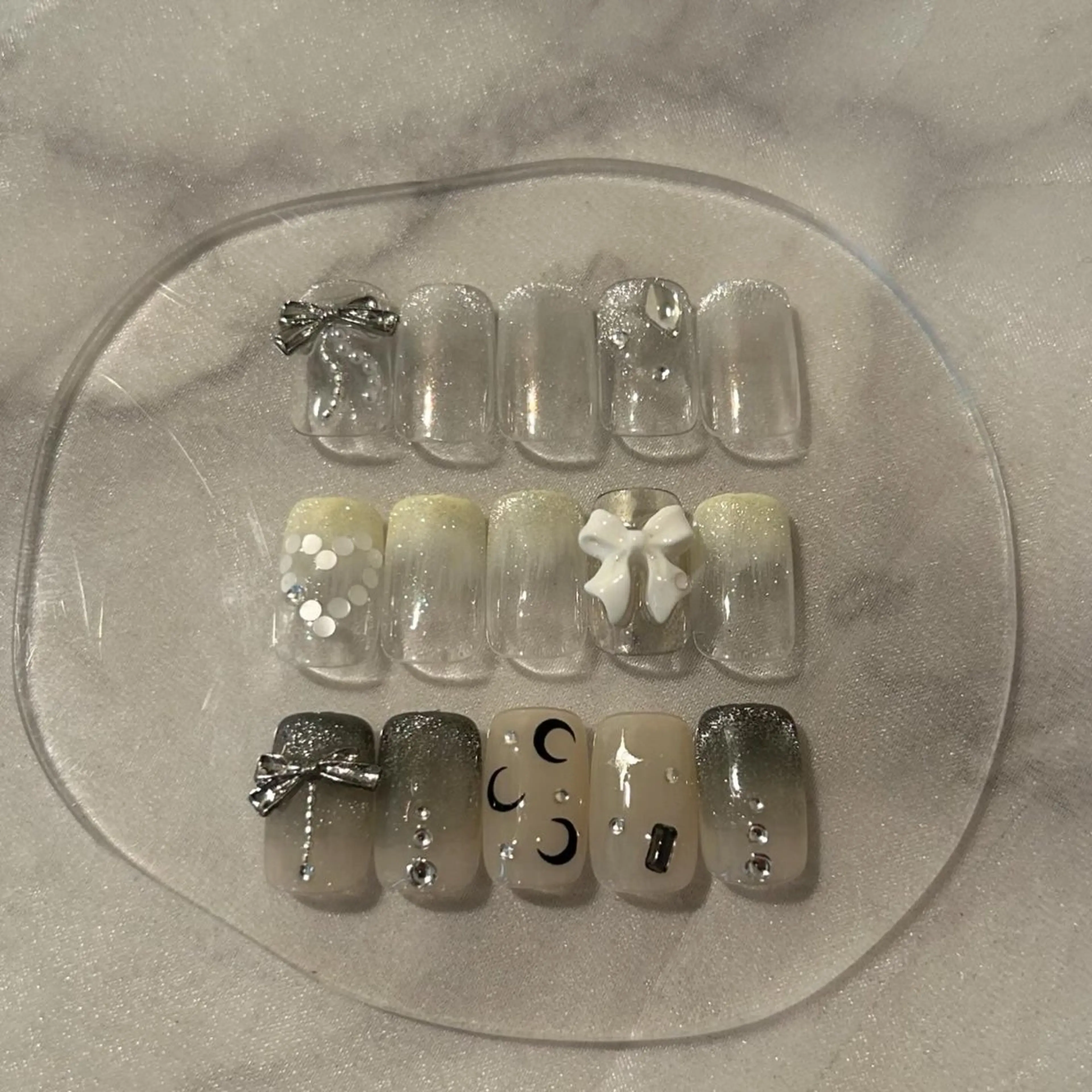 ネイル オーロラネイル フレンチネイル ガーリー グラデーション ハート ハンドネイル ハンドケア lyly.nail所属・lylynail YUUKAのネイルデザイン