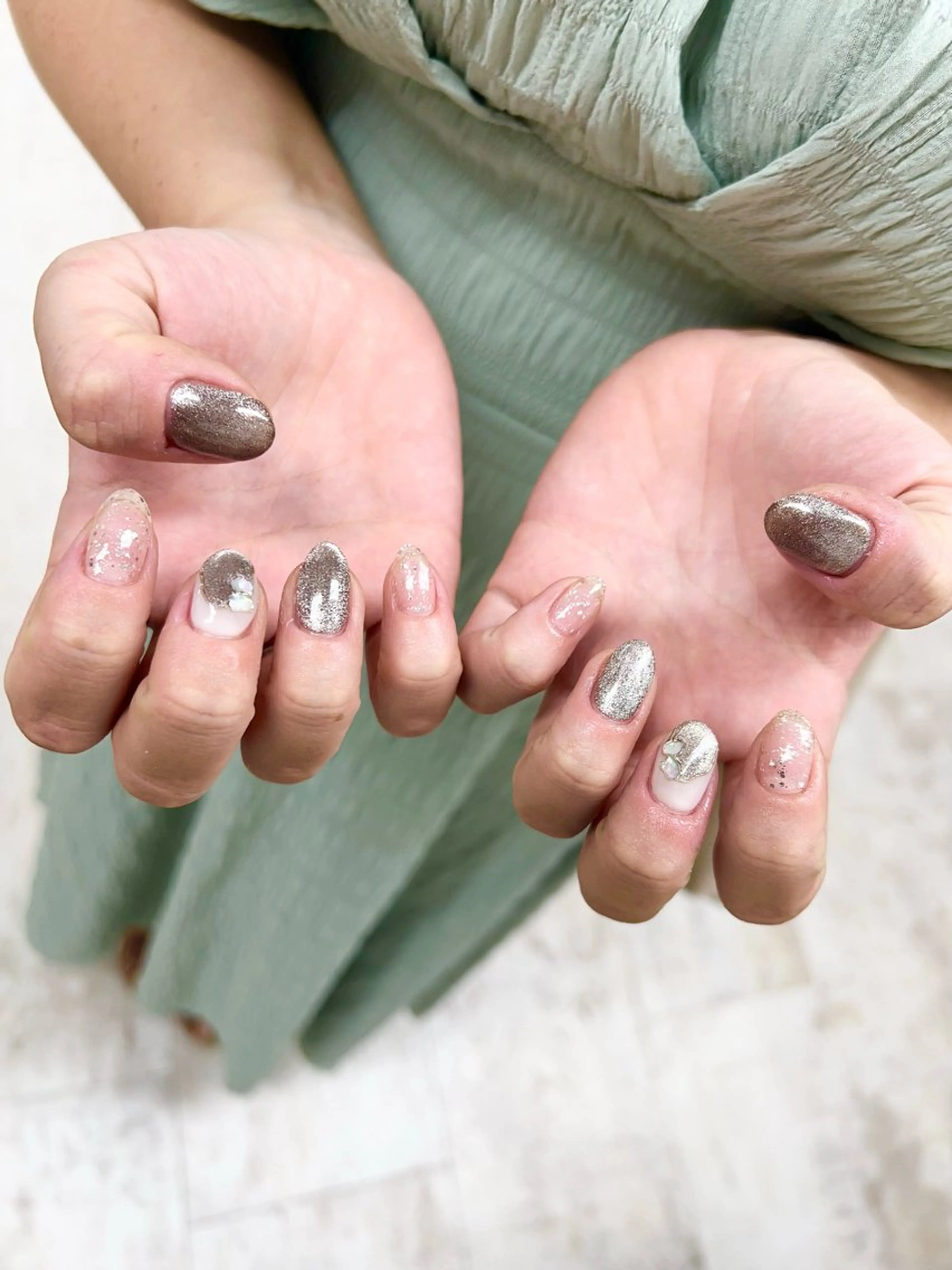 ネイル 吉田 里菜のネイルデザイン