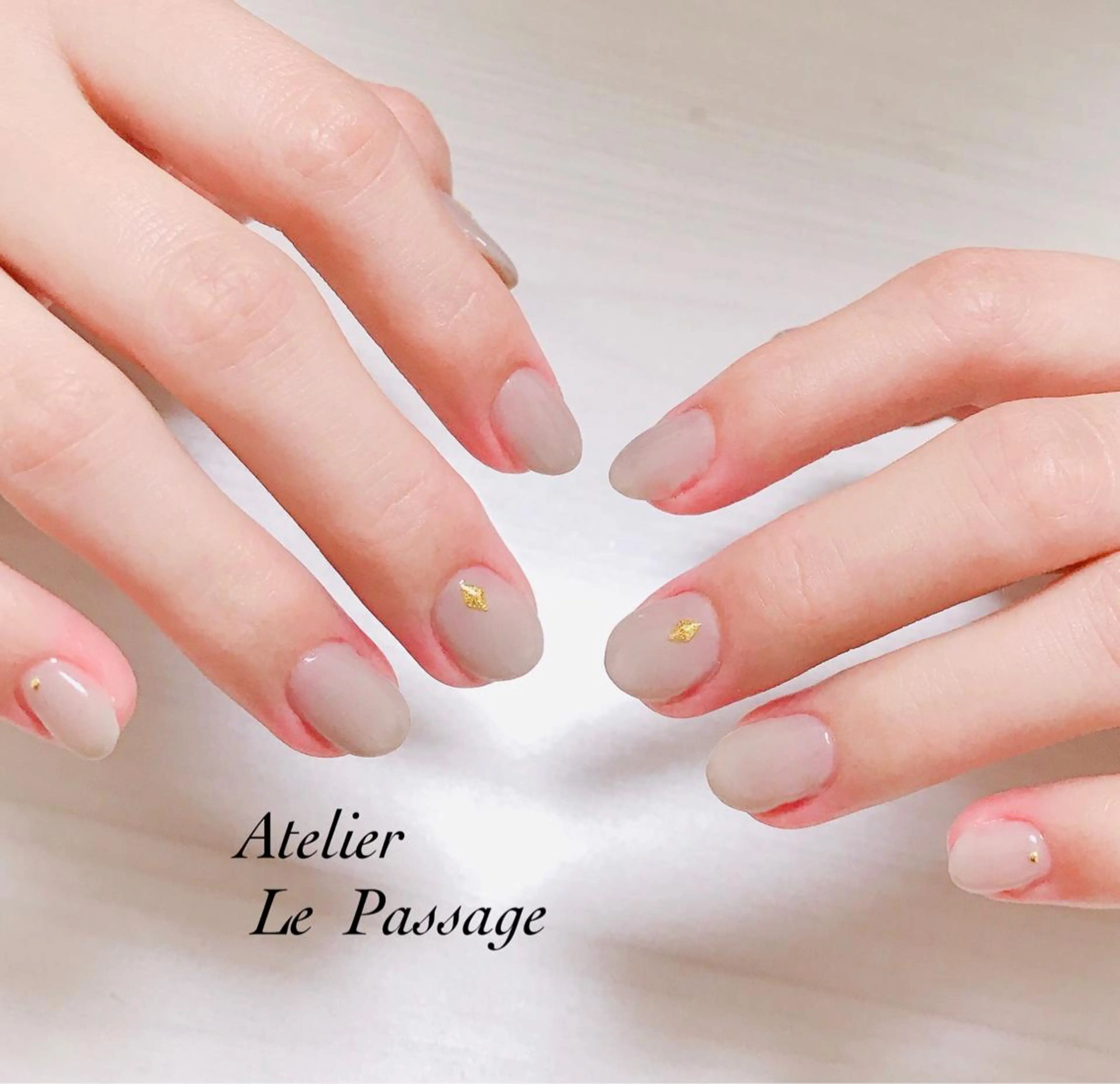 ネイル ジェルネイル ニュアンスネイル オフィスネイル パラジェル シンプルネイル Atelier Le Passage所属・h nakatsukaのネイルデザイン
