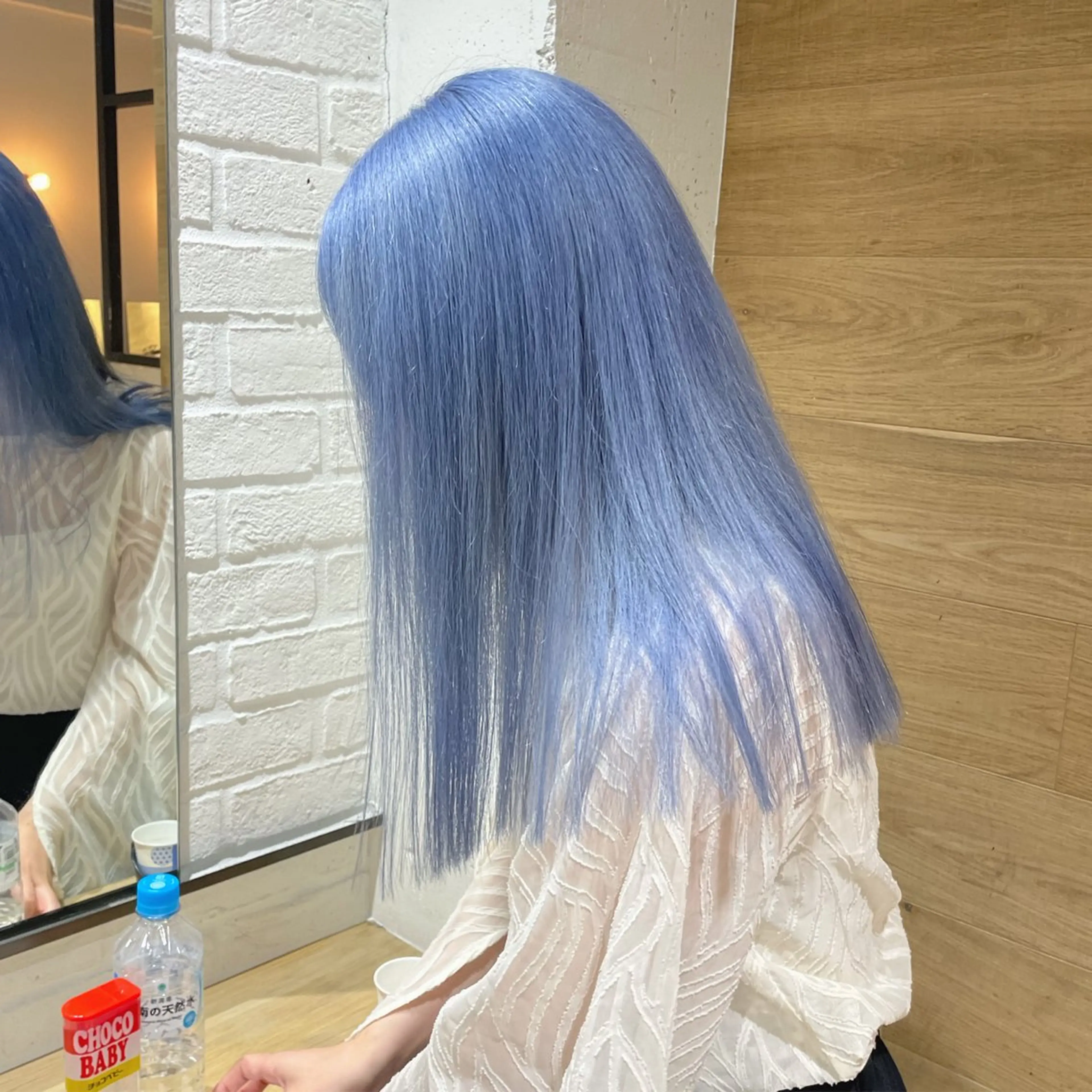ロング カラー ブリーチ ブルーカラー EIGHT 中川原   菜々子のヘアスタイル