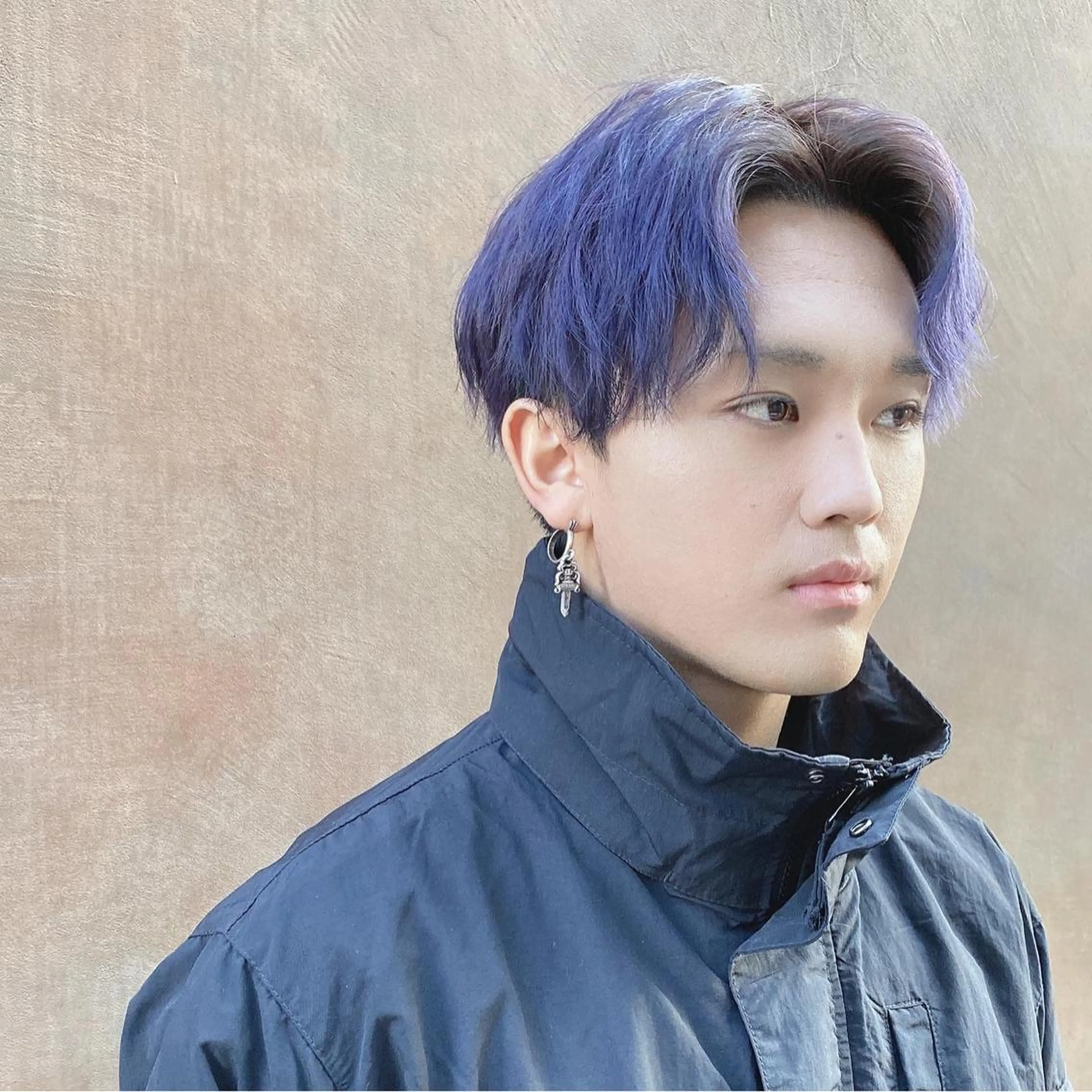 ショート カラー メンズ センターパート メンズ韓国風 ラベンダーカラー バイオレットカラー 韓国風ヘア カット パーマ 艶髪と透明感を ‼️/若林のヘアスタイル