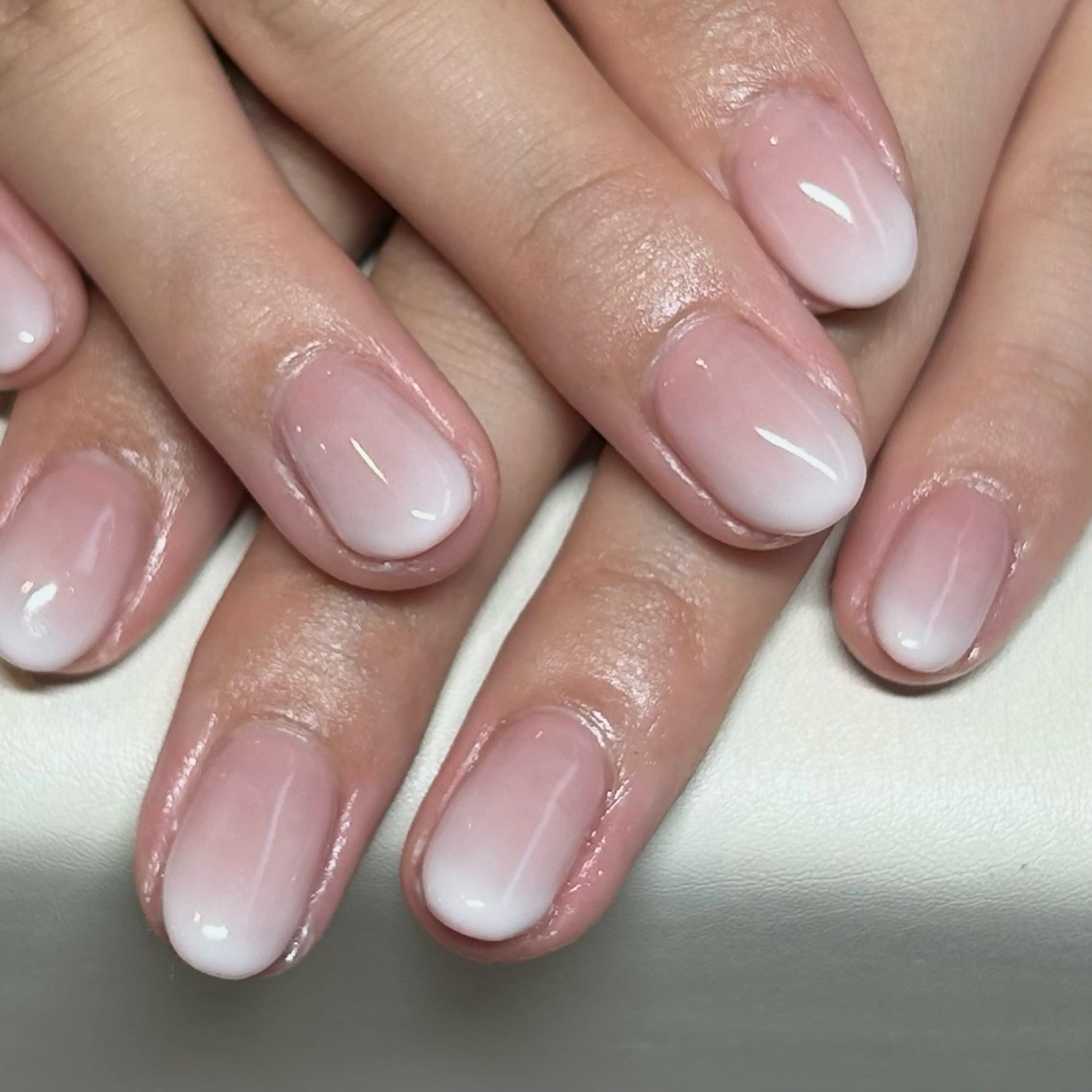 ネイル クレセントアイ Runaの眉毛・アイブロウイメージ