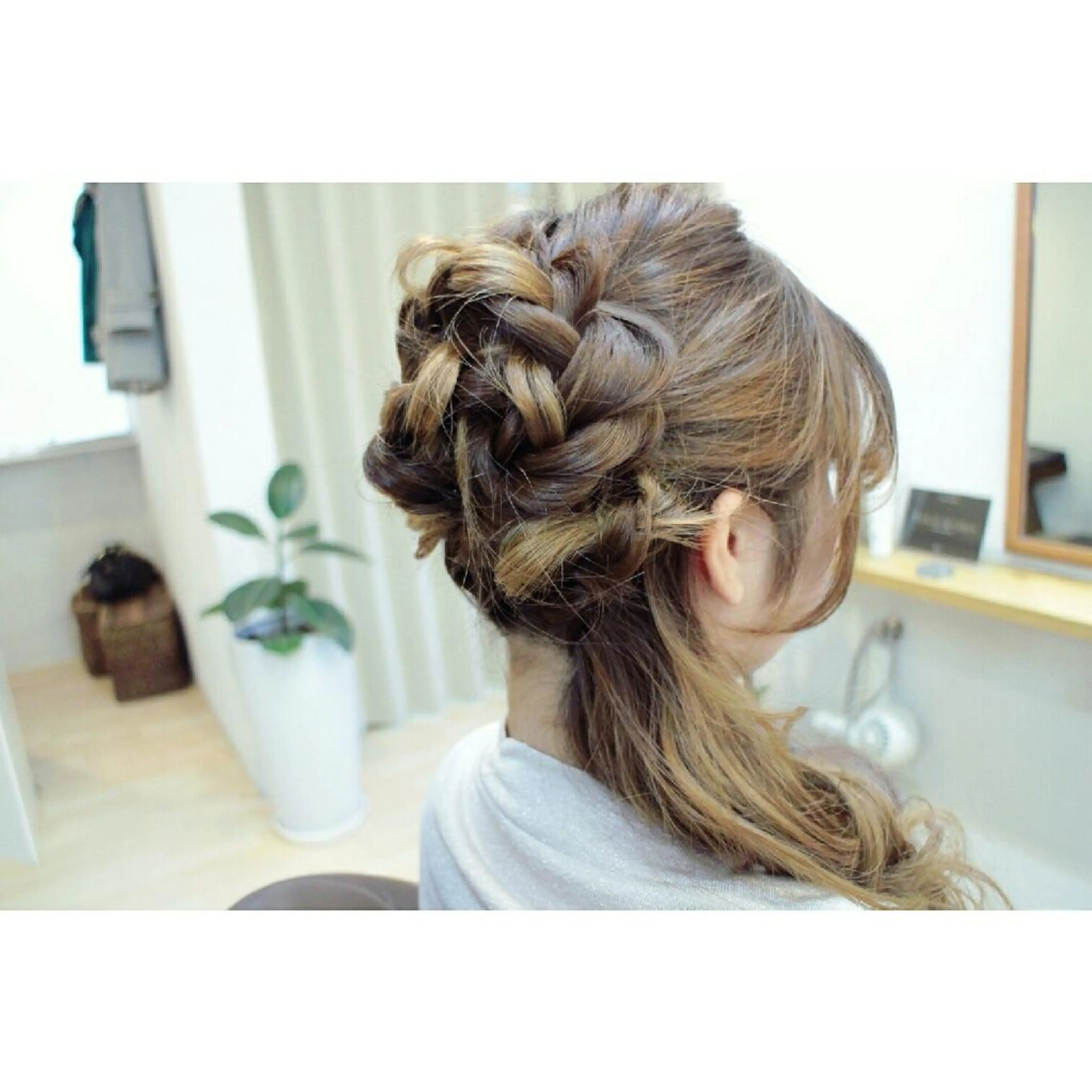 ヘアアレンジ クニモトハルナ ボブ/柔らかカラーのヘアスタイル