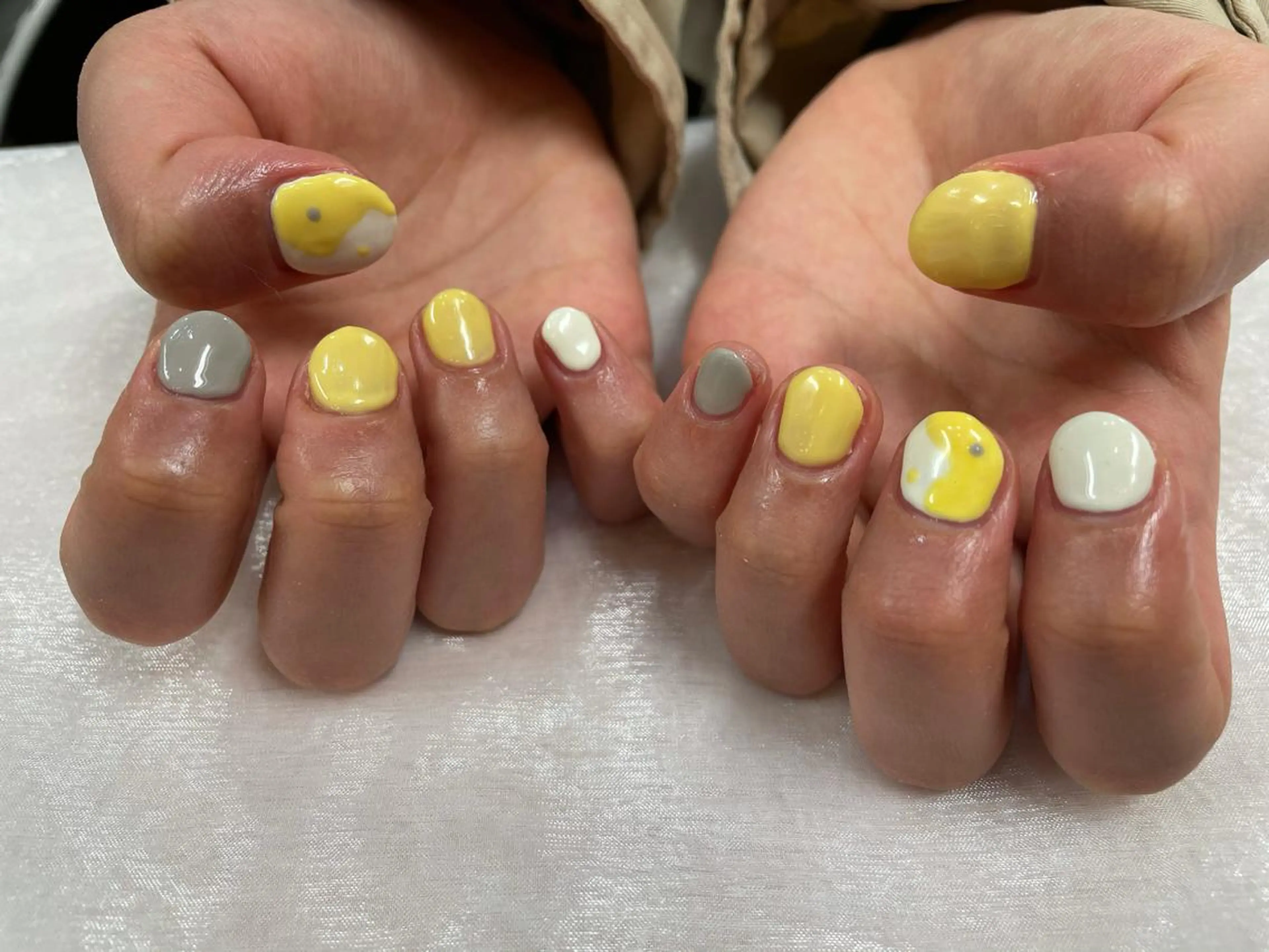 ネイル ハンドネイル ハンドケア はばすみれ🎀ﾈｲﾙ 光ﾌｪｲｼｬﾙ ﾍｱのネイルデザイン