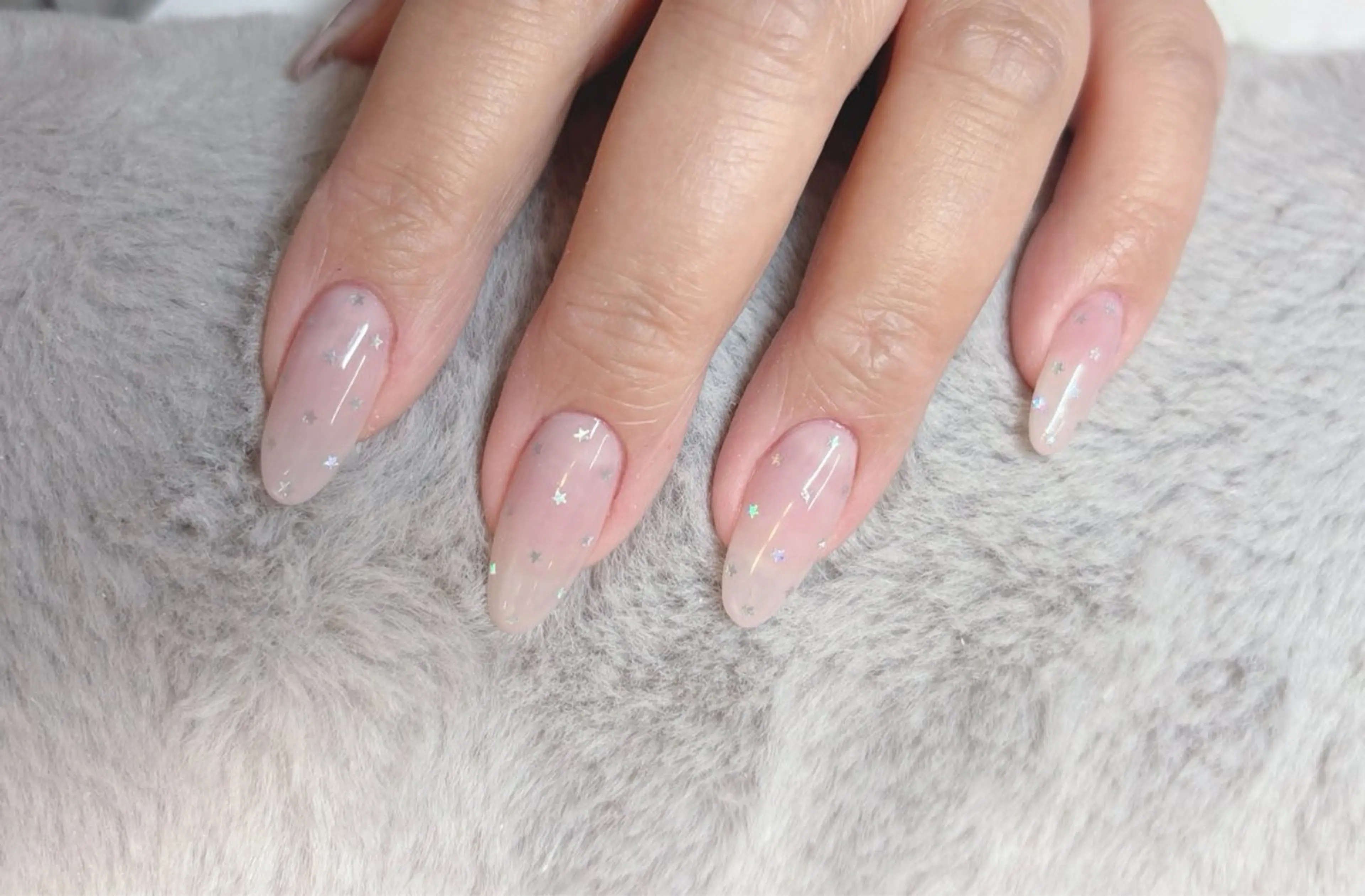 ネイル ジェルネイル ガーリー キラキラネイル オフィスネイル パラジェル ハンドネイル Shanti🩵 NARITAのネイルデザイン