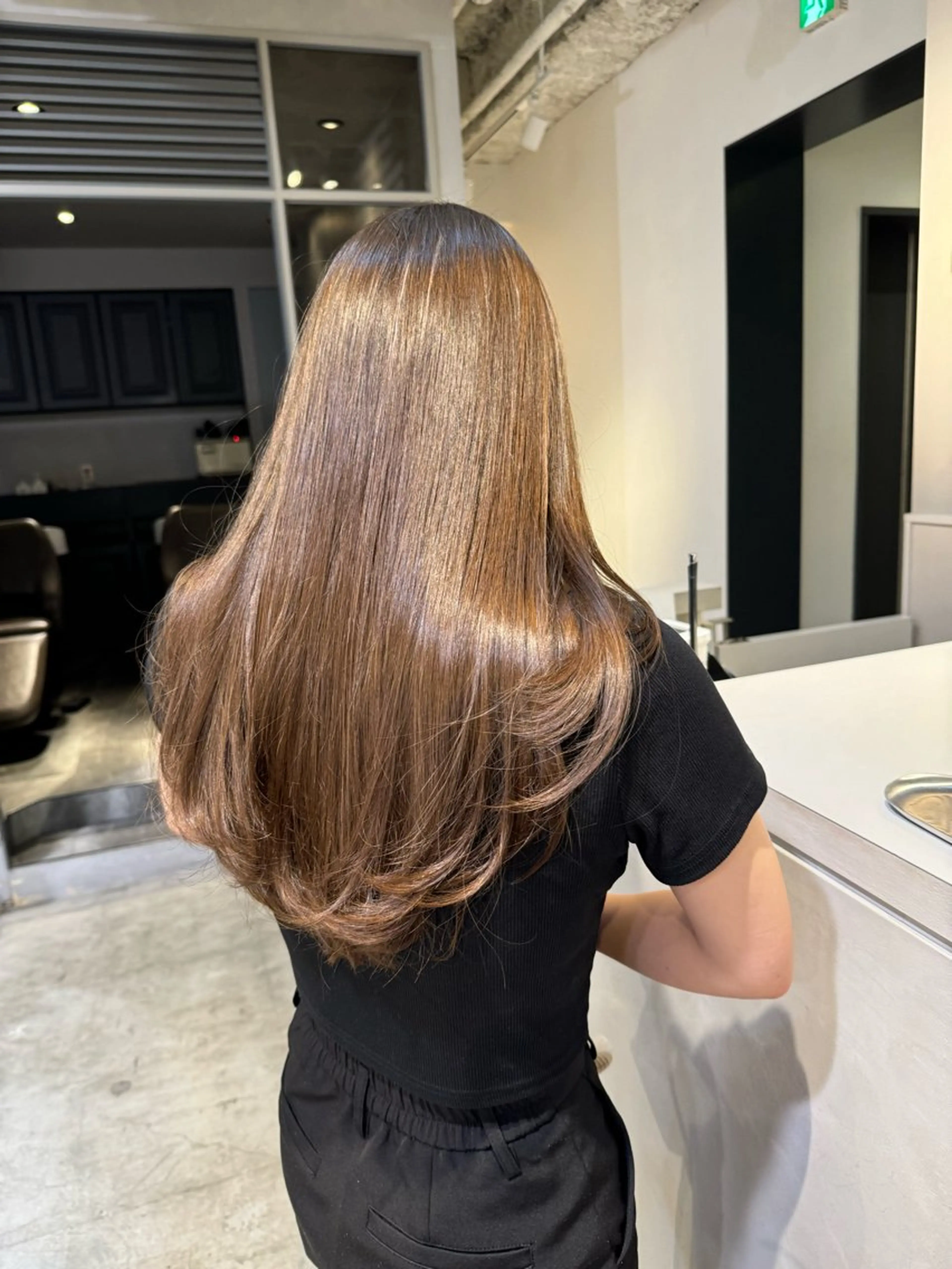 ロング レイヤーカット 梨澤 百音のヘアスタイル