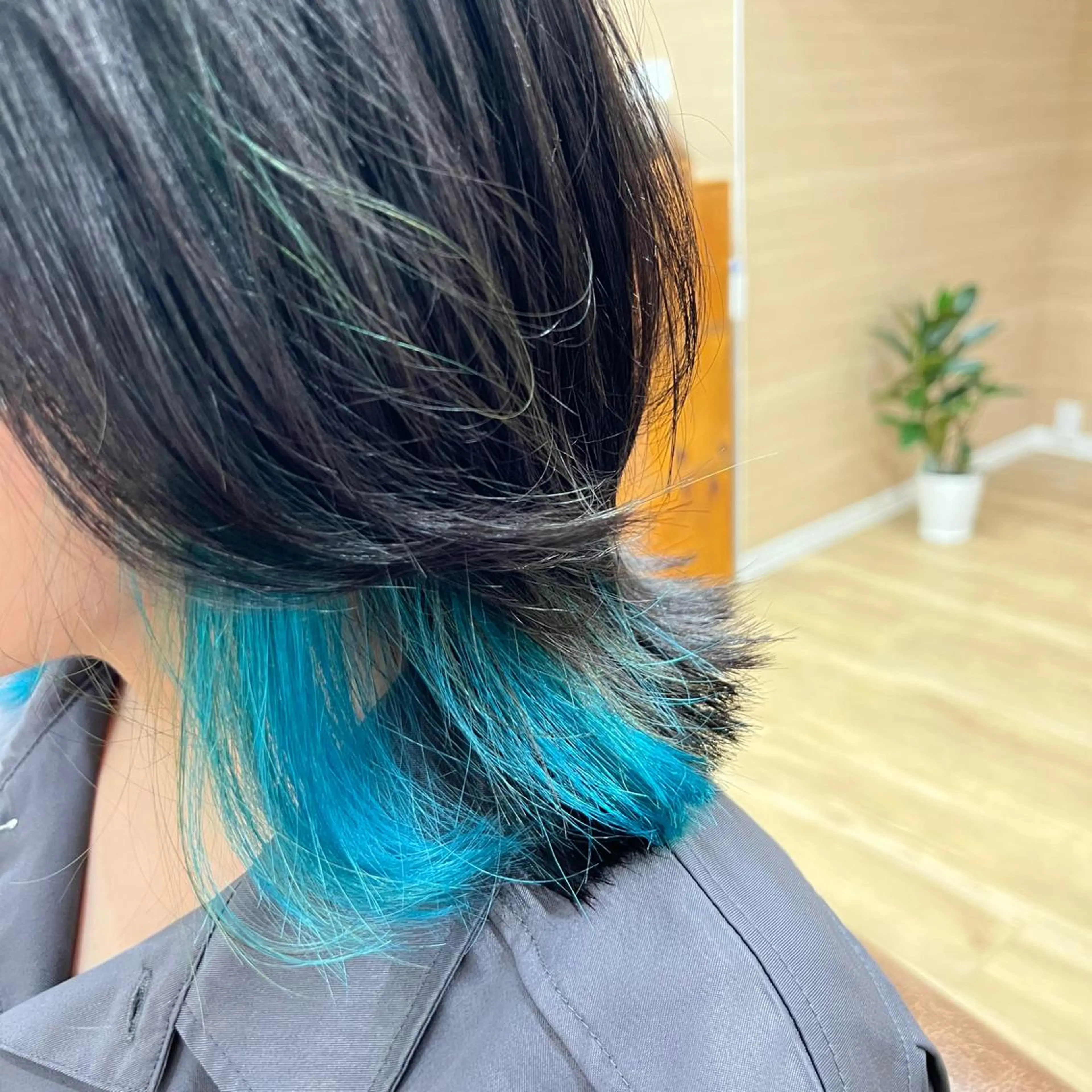 ミディアム カラー ブルーカラー インナーカラー 🍇おぐら めぐみ🍇のヘアスタイル