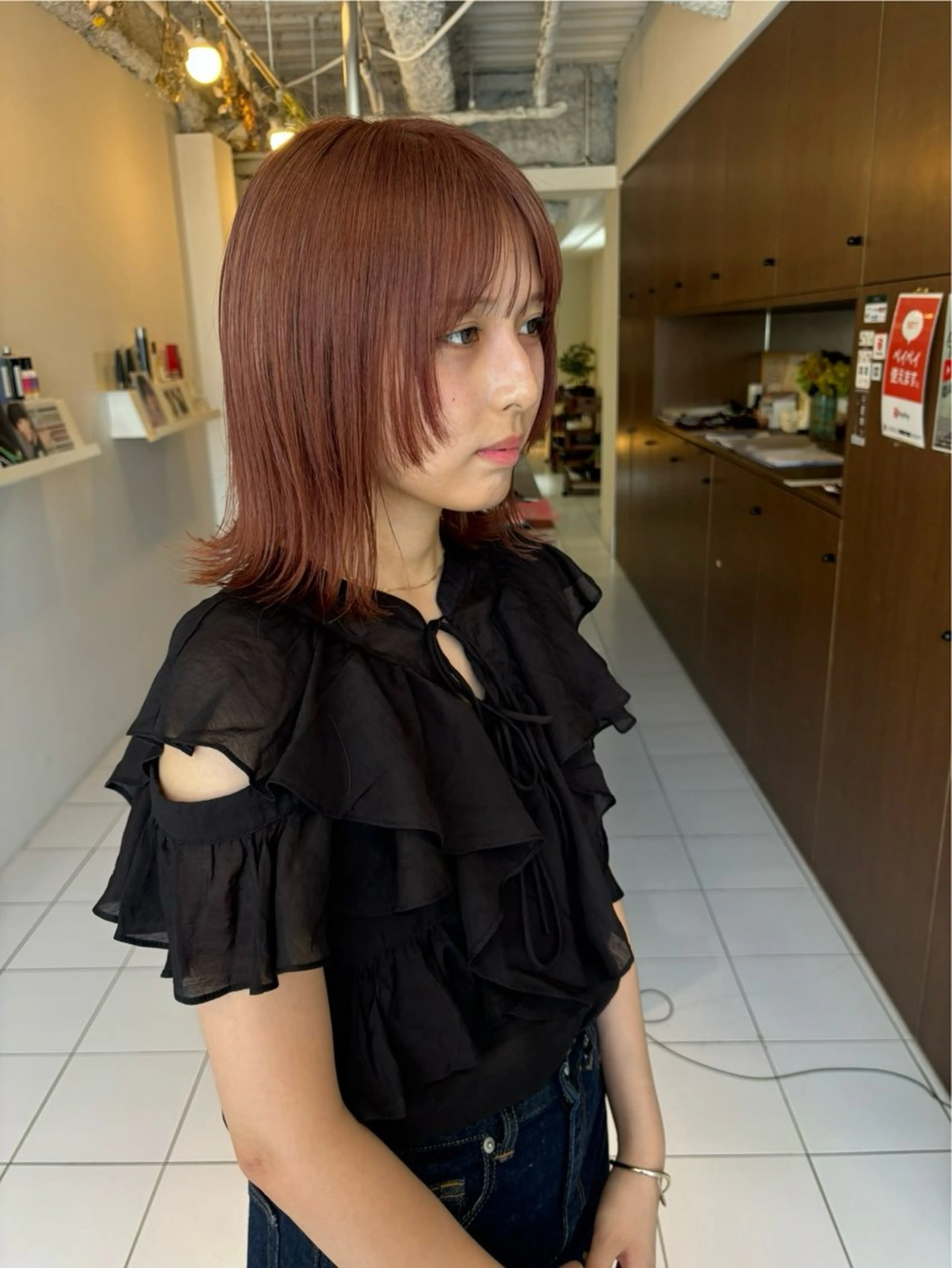 ミディアム カラー ベージュカラー ブリーチ ピンクカラー ピンクベージュ レイヤーカット 透明感カラー/ 寺田千雅子のヘアスタイル