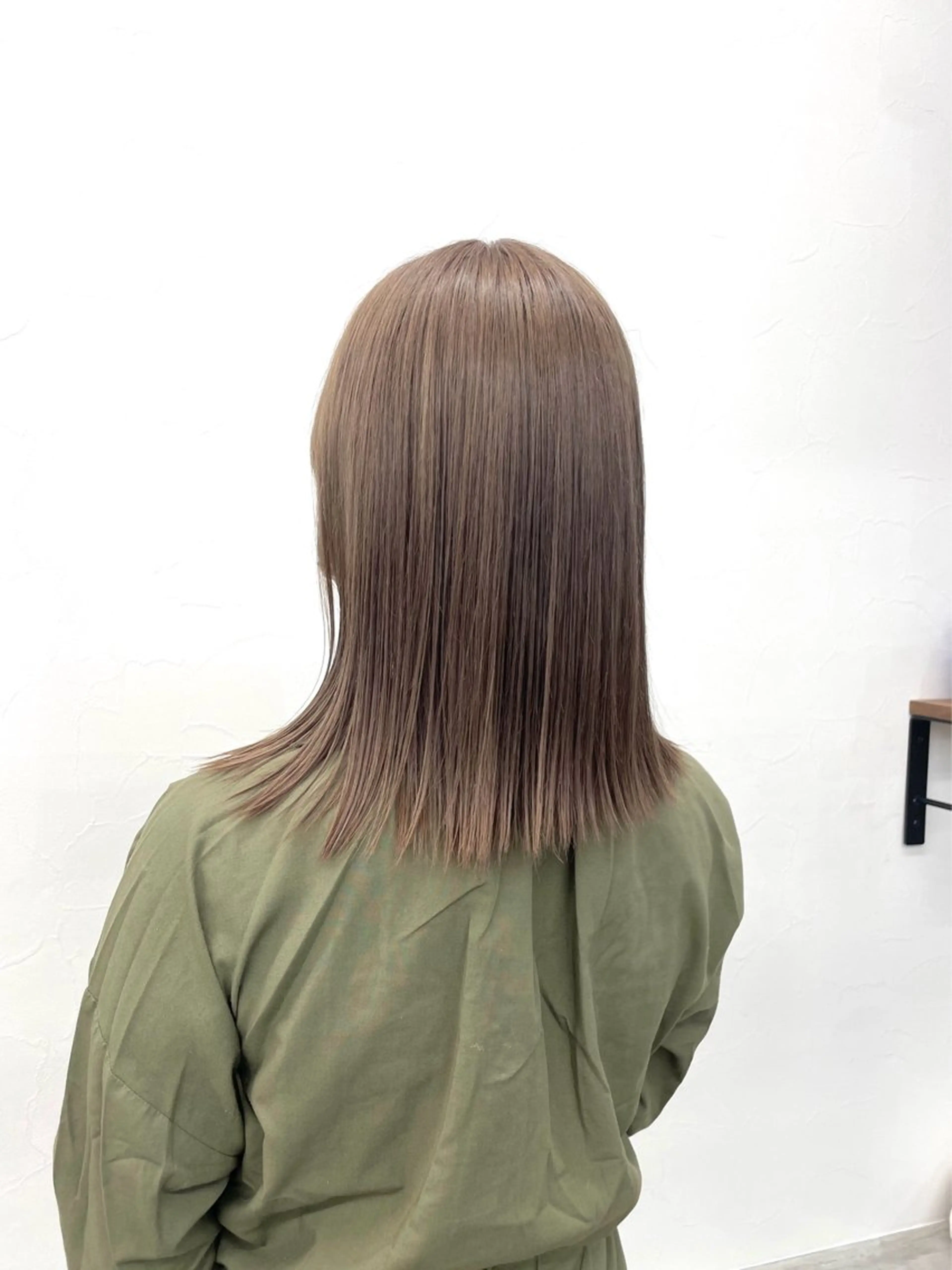 ミディアム カラー ベージュカラー ブリーチ 透明感カラー ヘアカラー トリートメント エクステ/大人可愛い カラー🩷RINAのヘアスタイル