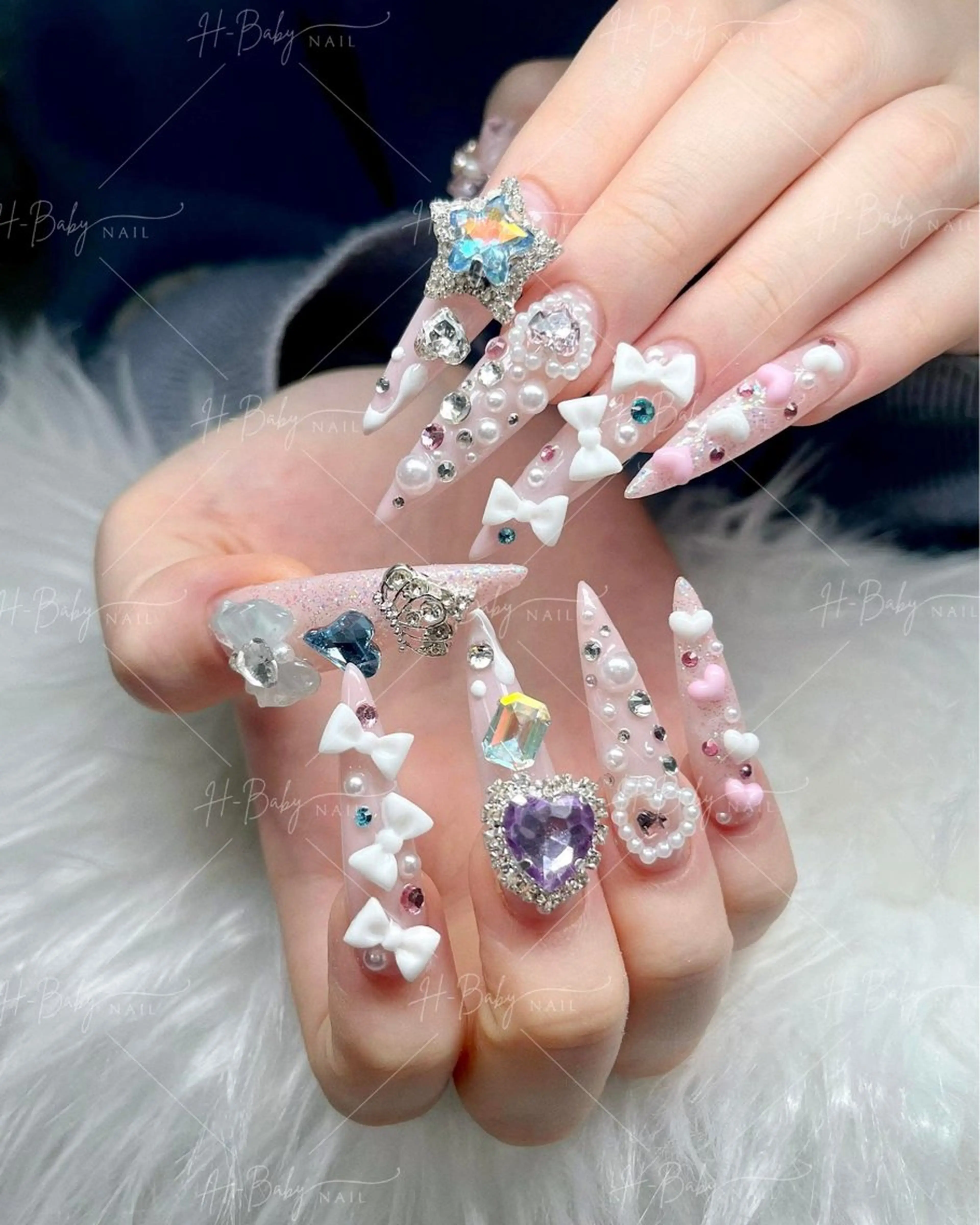 ネイル フレンチネイル ジェルネイル ガラスフレンチ ハロウィン ハート H.baby Nail Salonのネイルデザイン