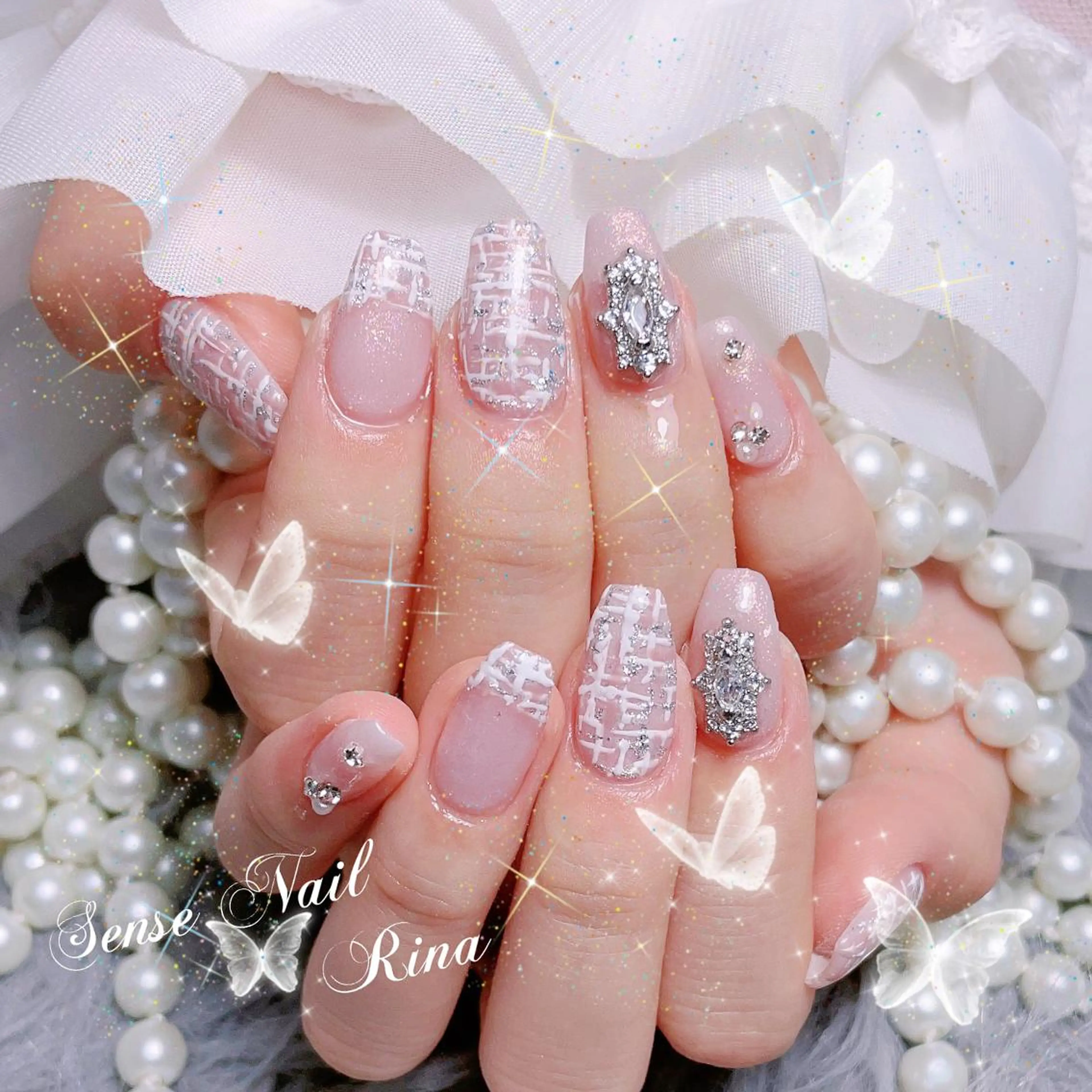 ネイル Queening 🦋のネイルデザイン