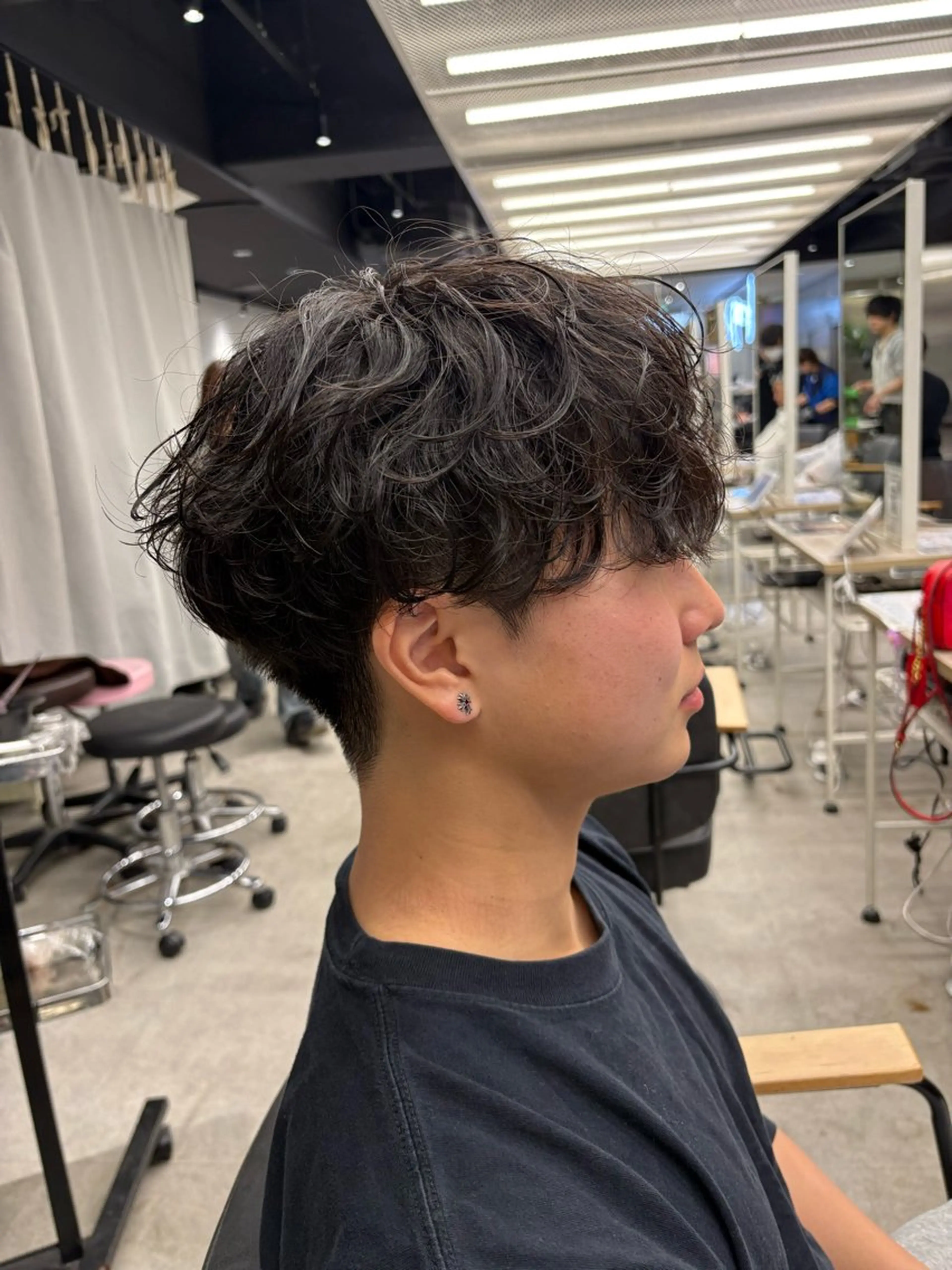 ショート パーマ メンズ メンズパーマ プードルパーマ 学生（メンズ向け） スパイキーショート 波巻きパーマ カット パーマ シャドウパーマ/ ルーズパーマ/メンズのヘアスタイル