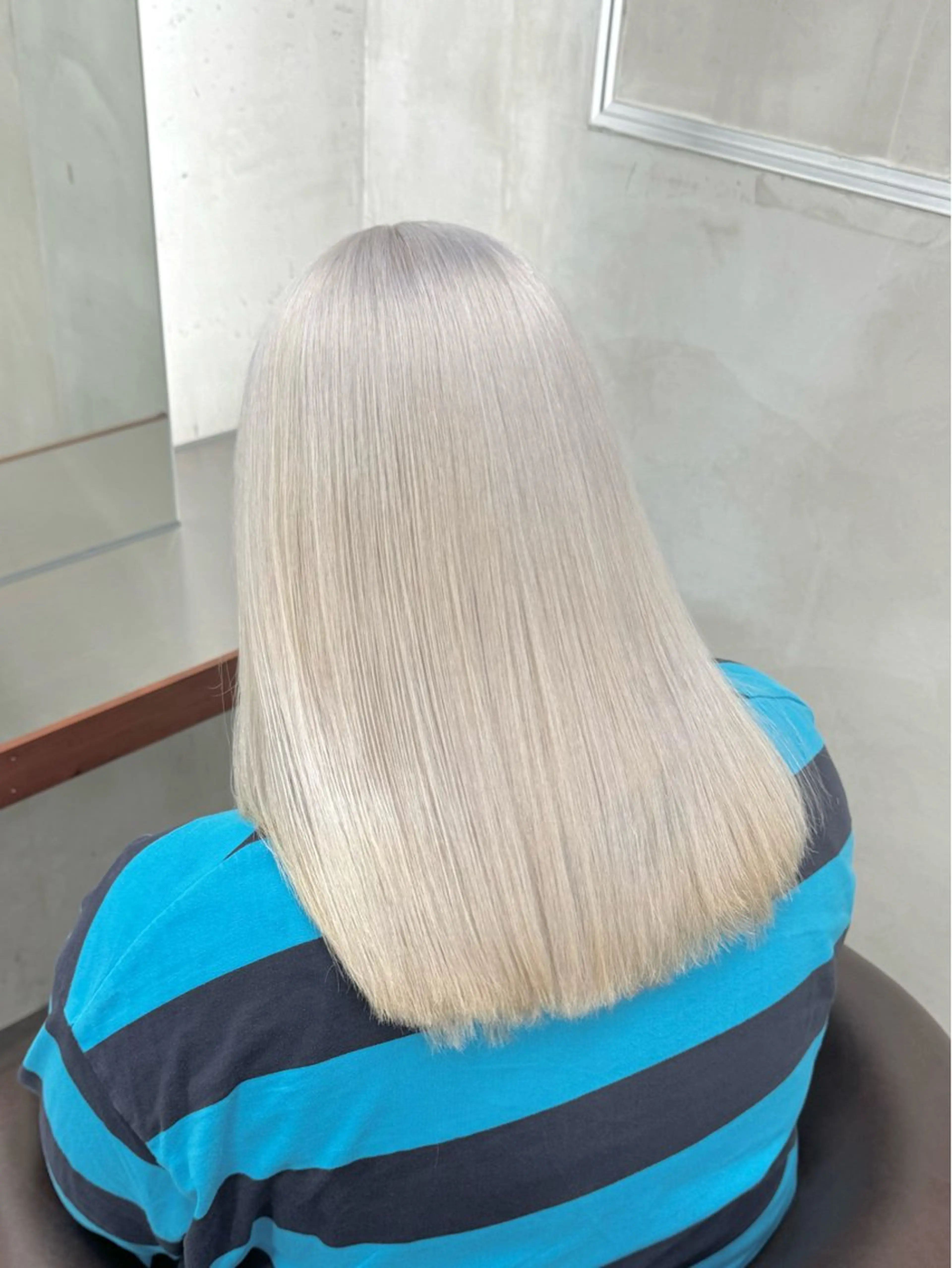 ロング カラー アッシュ ベージュカラー ブリーチ ケアブリーチ ダブルカラー カット ヘアカラー トリートメント ブリーチ　ハイトーン 特化🌈フジタハルキのヘアスタイル