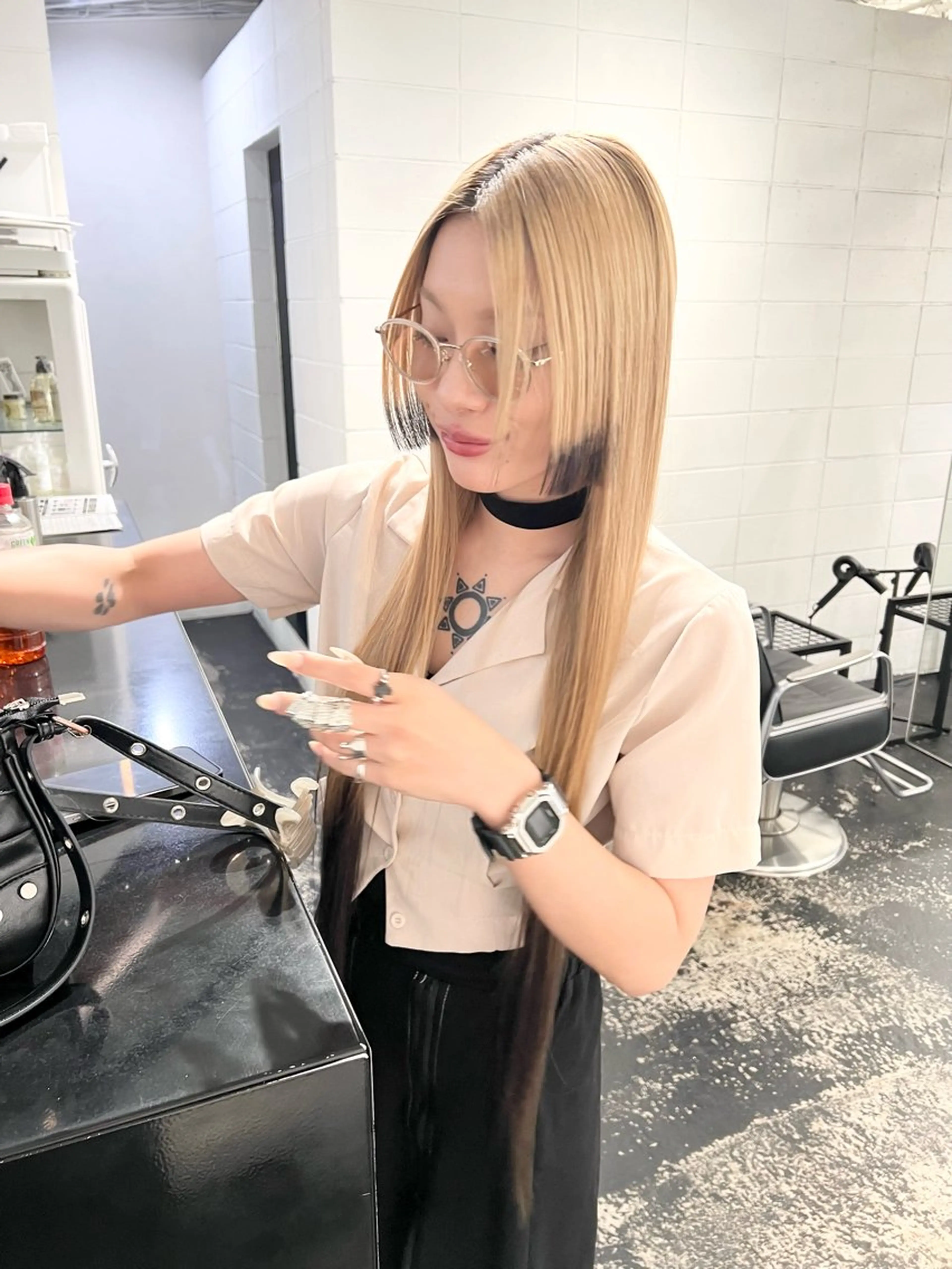 セミロング カラー 切りっぱなしボブ アッシュ ベージュカラー ブリーチ ケアブリーチ ヘアカラー トリートメント HARU//原宿🤍 リピート率NO.1のヘアスタイル