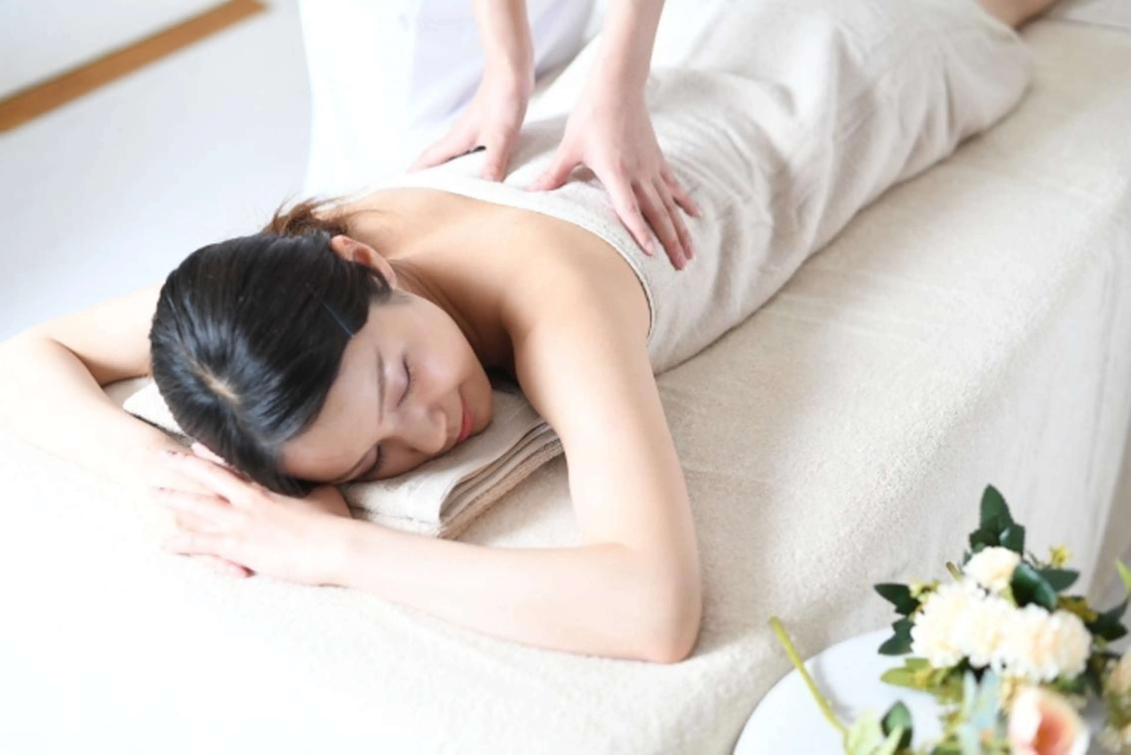 💍プレ花嫁様特化👰💍ドレスから見えるパーツを徹底ケア🩵全身見せパーツ脱毛＋毛穴ピーリング+美容液導入🕊️🍀の写真