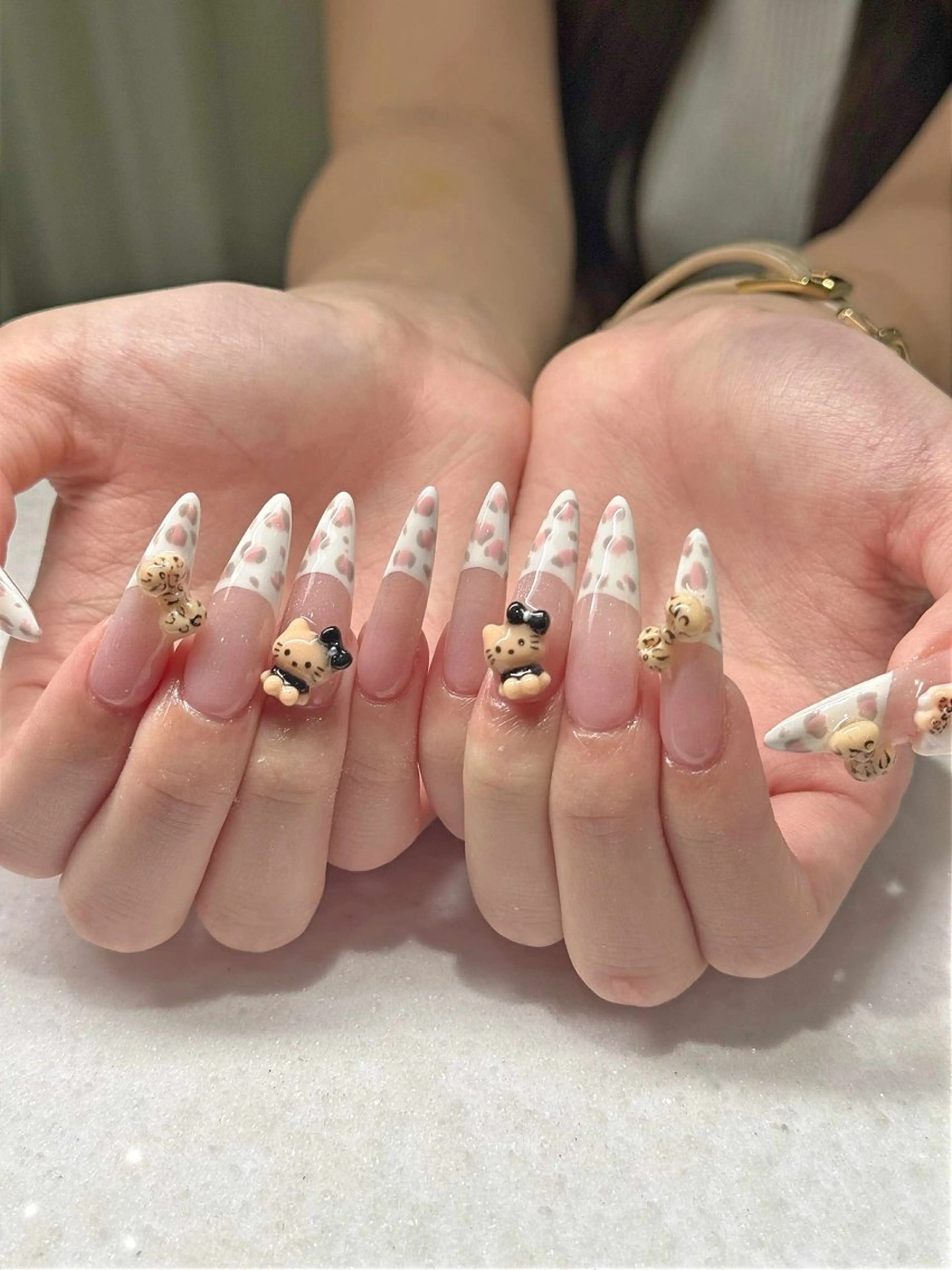 ネイル オーロラネイル ブルー チークネイル 長さ出し フットネイル ハンドネイル チップ長さ出し 専門店のネイルデザイン