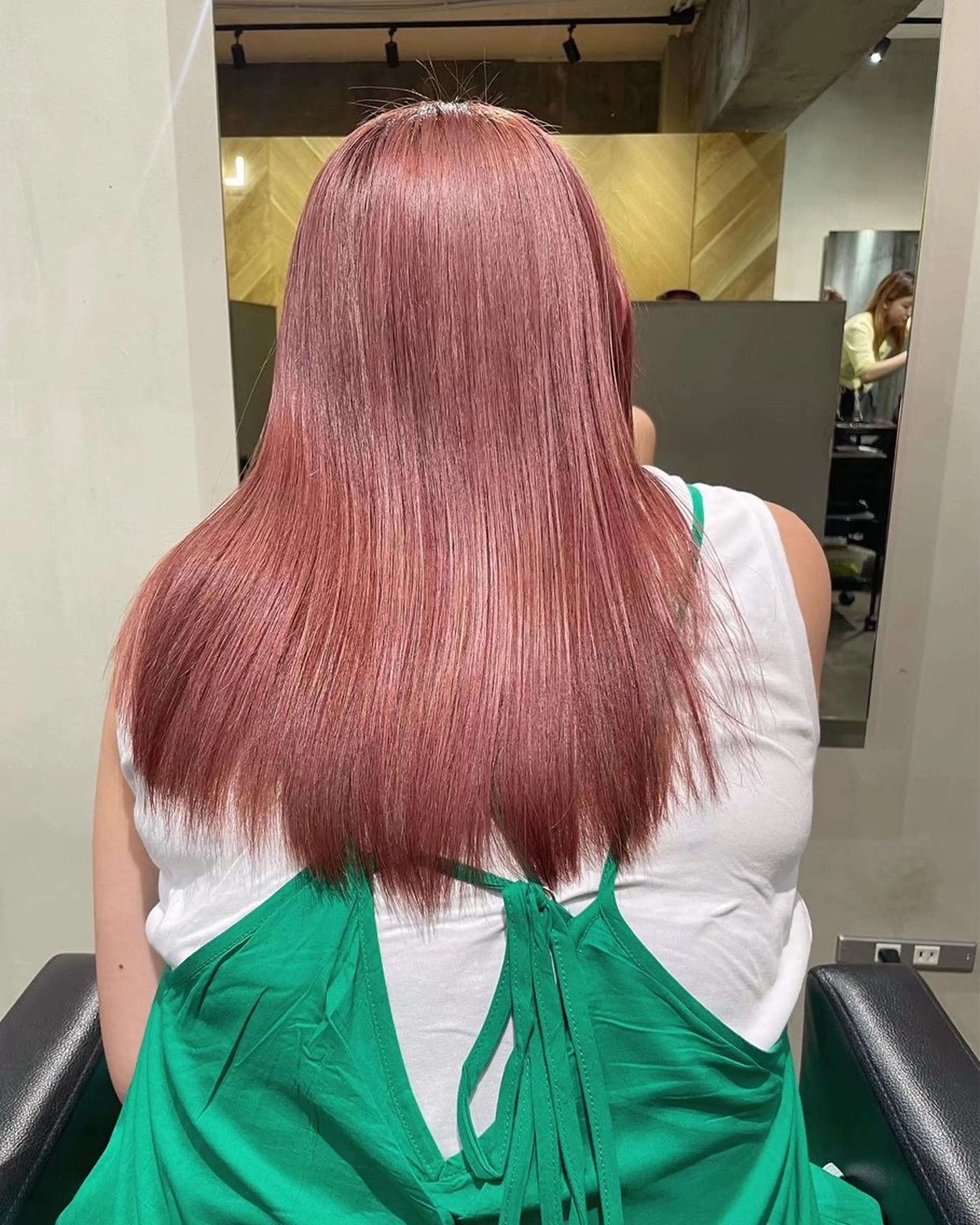 カラー ピンクカラー レイヤーカット‎🤍 /ともえ🤎🧸のヘアスタイル