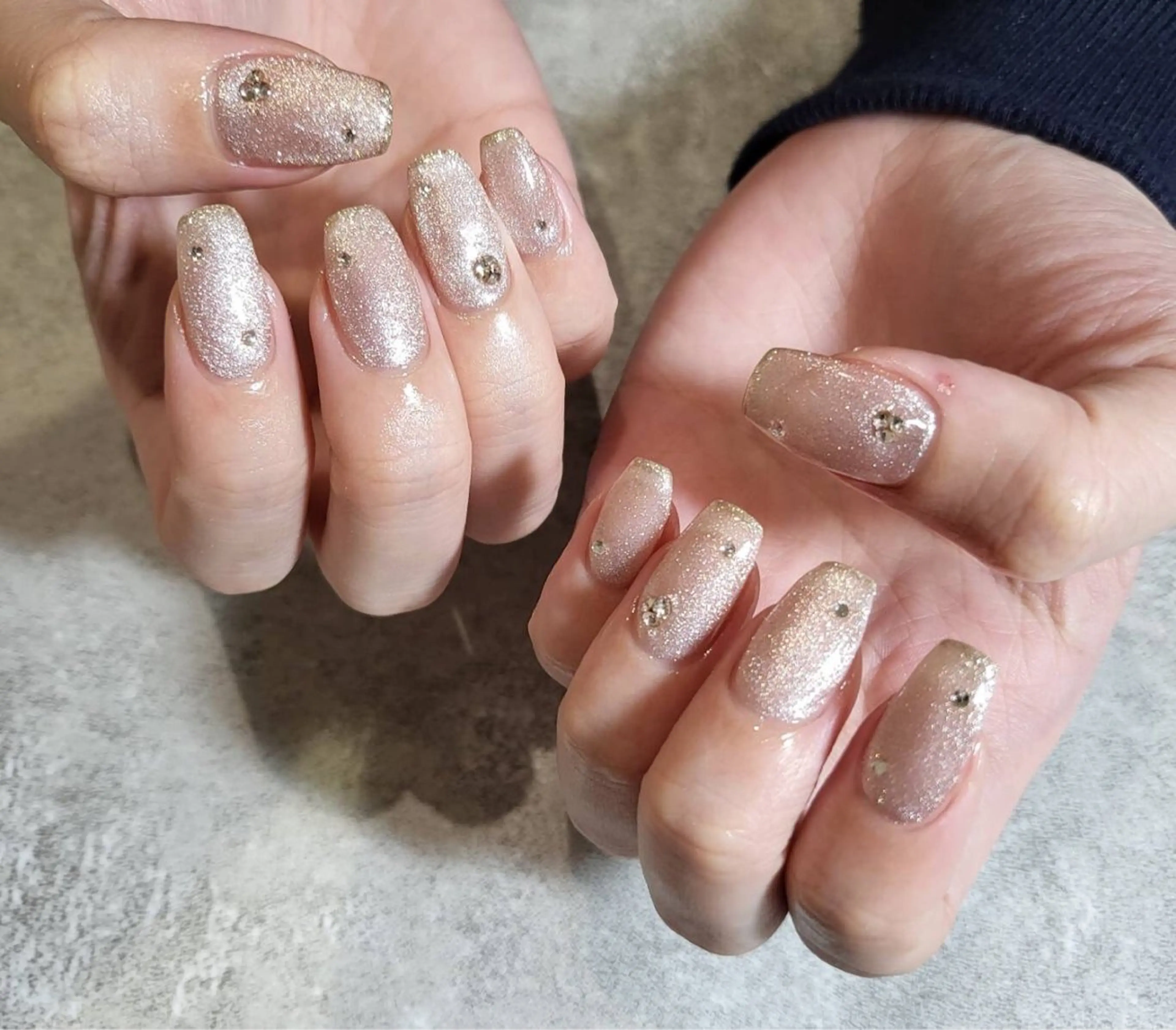 ネイル ハンドネイル エリーザ ベルのネイルデザイン