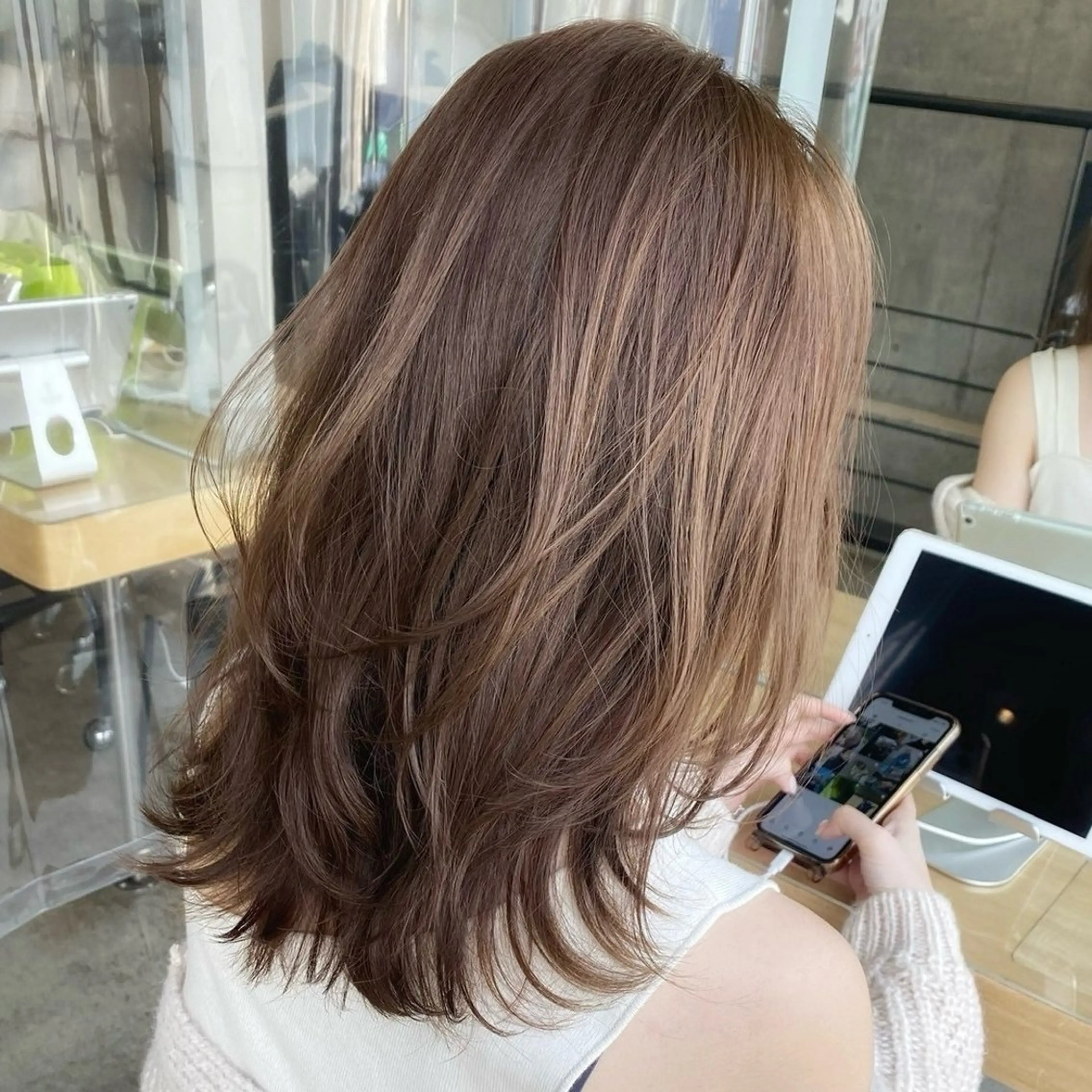 ミディアム カラー うる艶カラー /縮毛矯正✨レオンのヘアスタイル