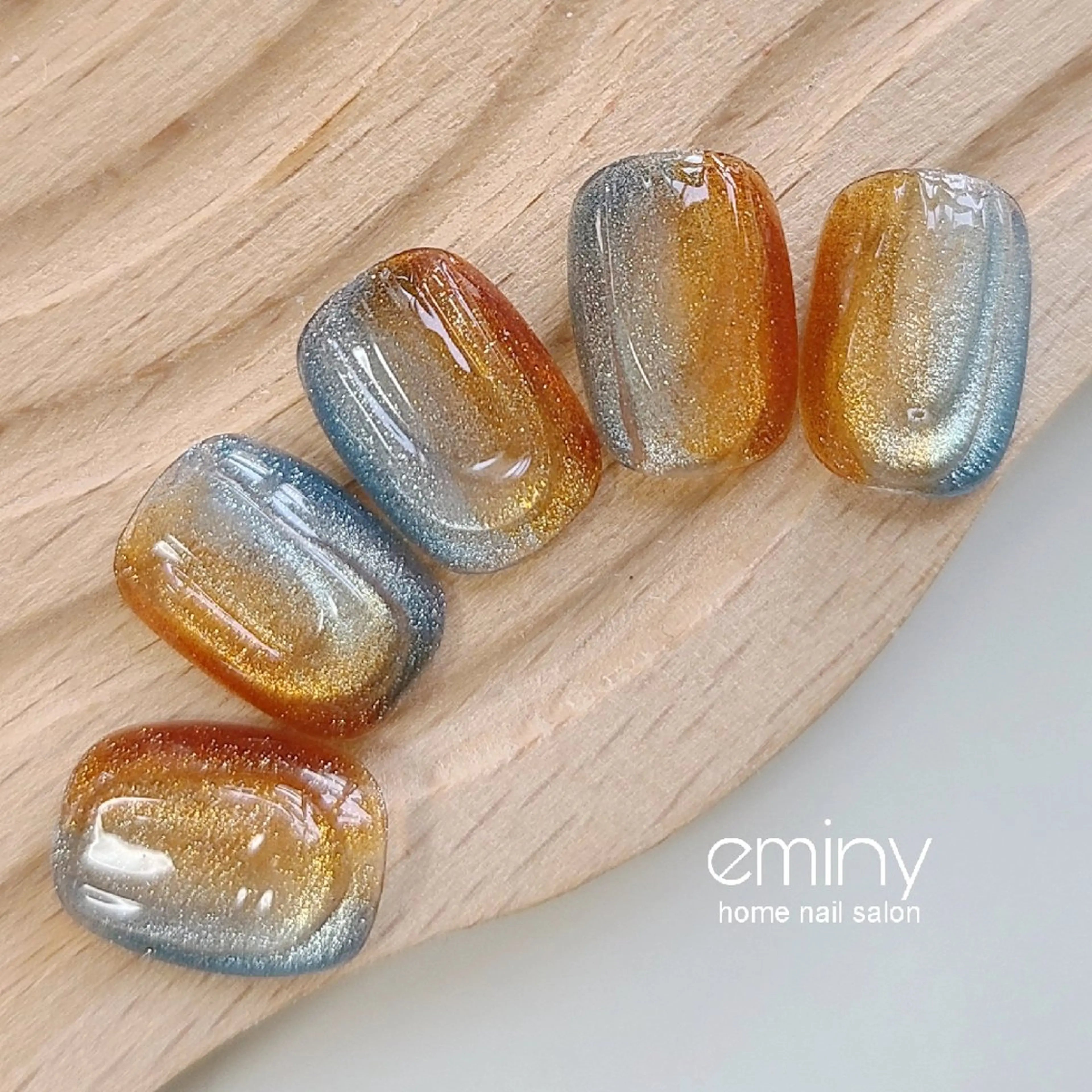 ネイル ジェルネイル グラデーション キラキラネイル 韓国ネイル マグネットネイル ハンドネイル nail salon  eminyのネイルデザイン