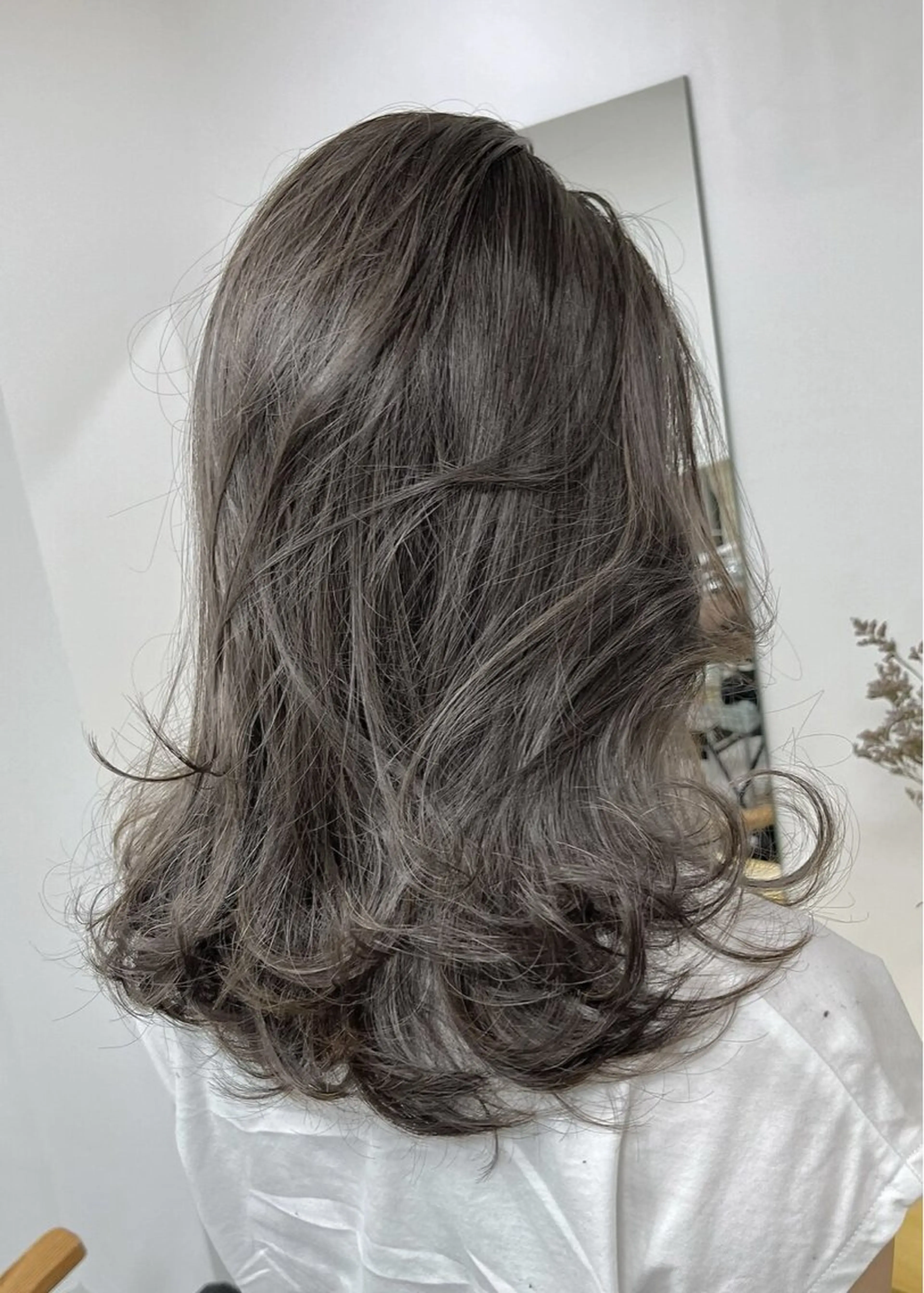 ロング カラー 透明感カラー ダブルカラー ハイライトカラー イルミナカラー インナーカラー カット ヘアカラー トリートメント misa🫧ナチュラ ル縮毛矯正/髪質改善のヘアスタイル