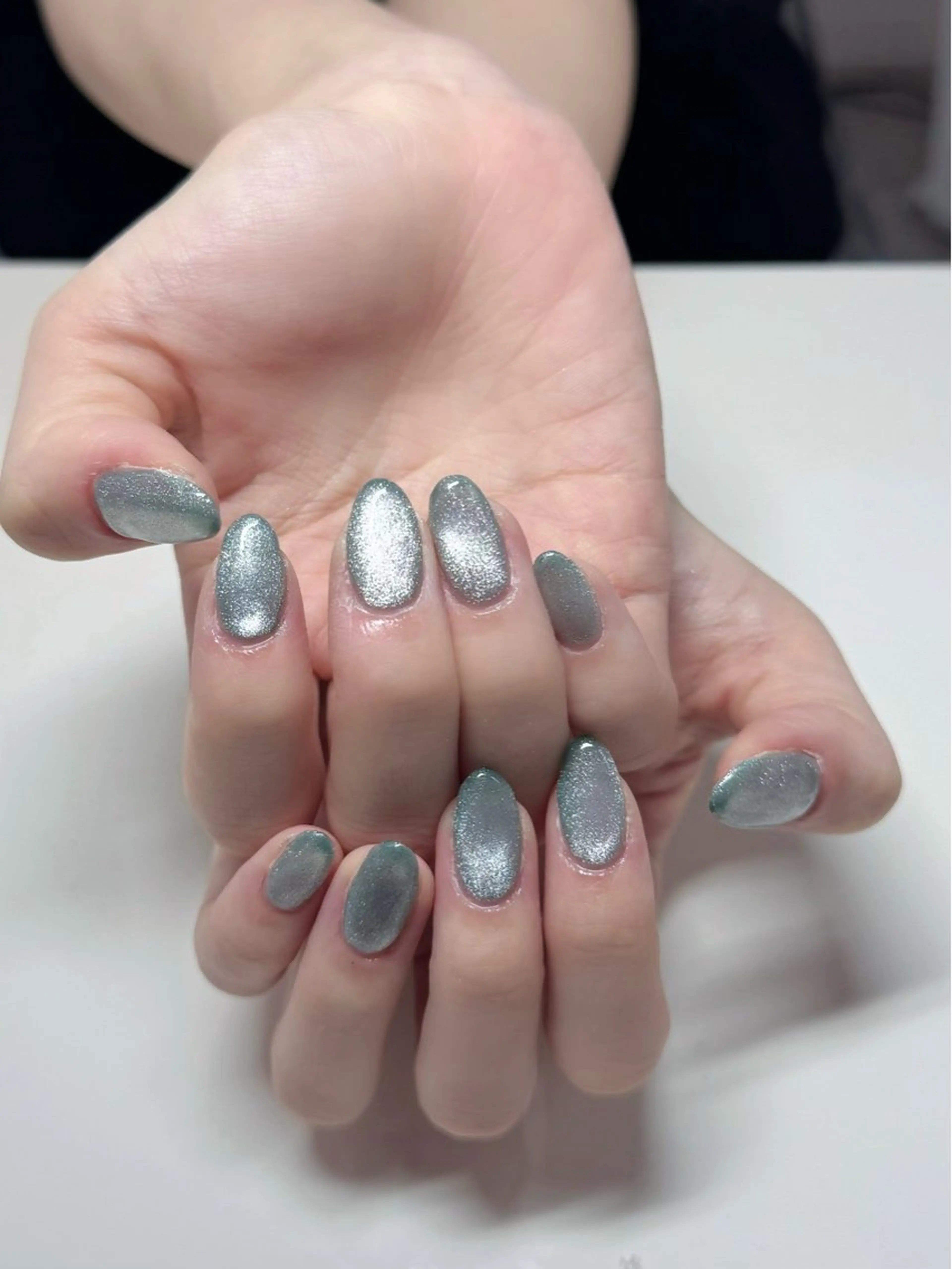 ネイル マグネットネイル ハンドネイル 奥岡 花恋のネイルデザイン