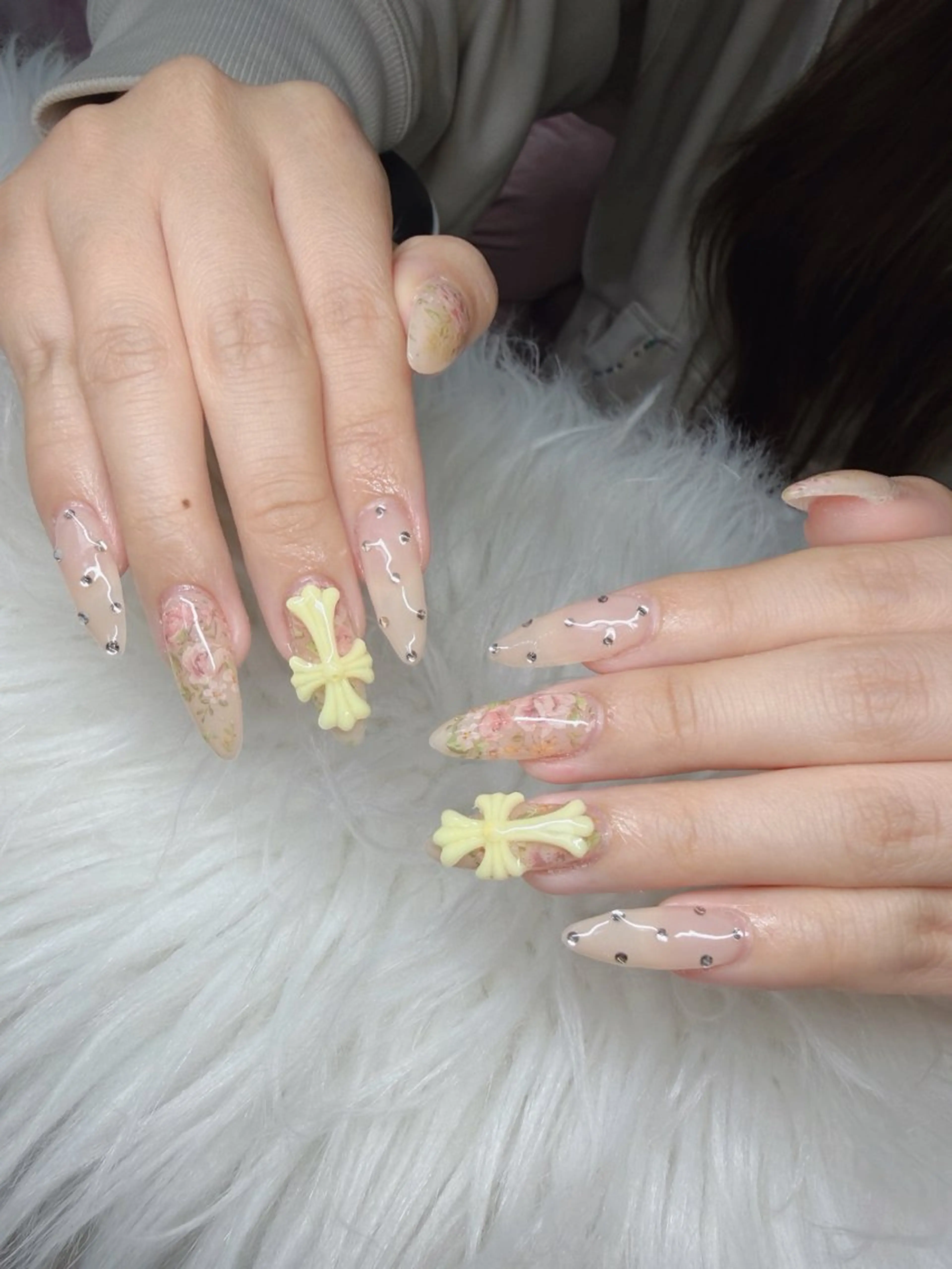 ネイル 長さ出し グラデーション 卒業式 キラキラネイル マグネットネイル Lee Nailsのネイルデザイン