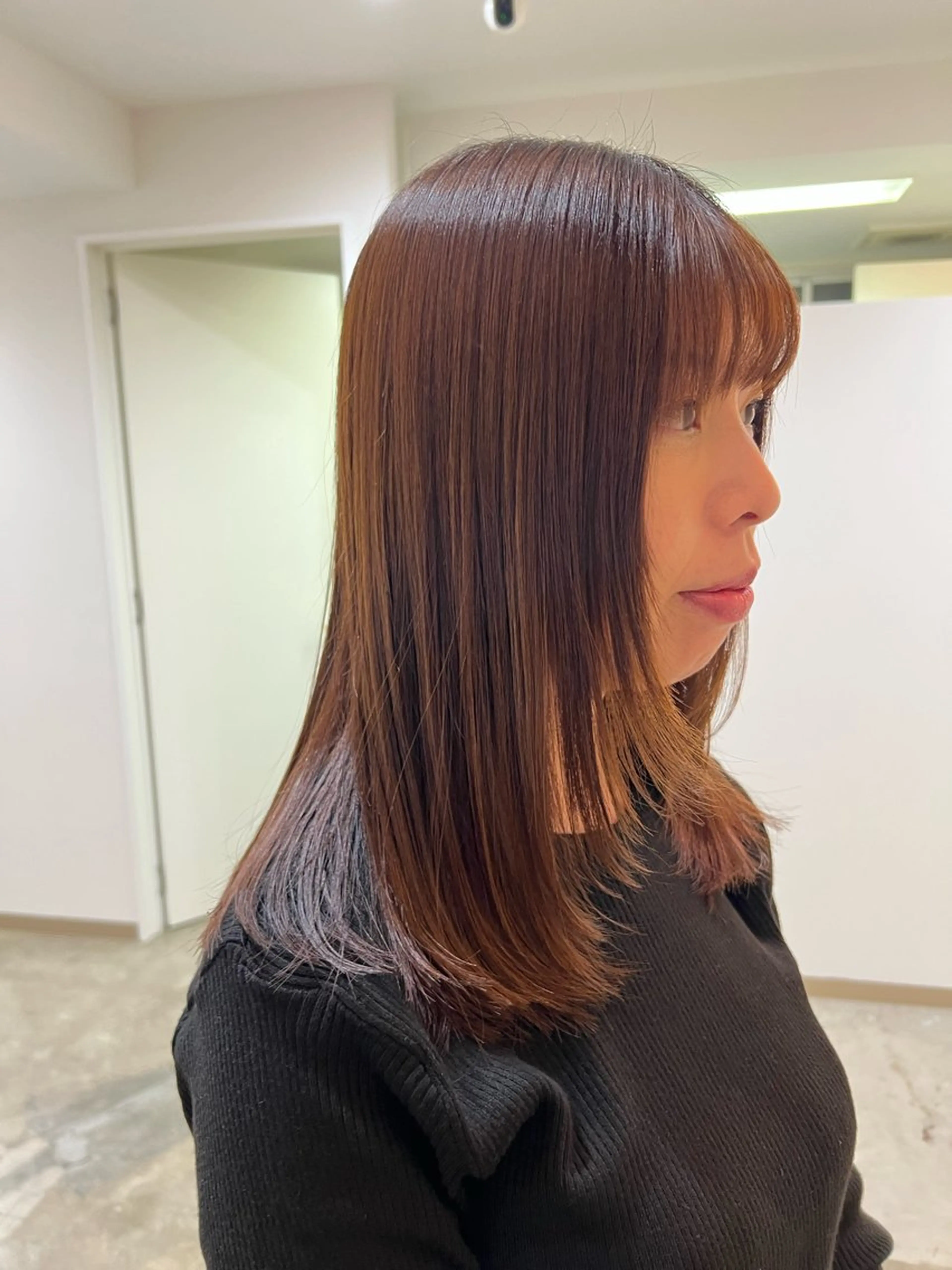 セミロング 顔まわりレイヤー 顔周りカット レイヤーカット カット 刀根 梓織のヘアスタイル