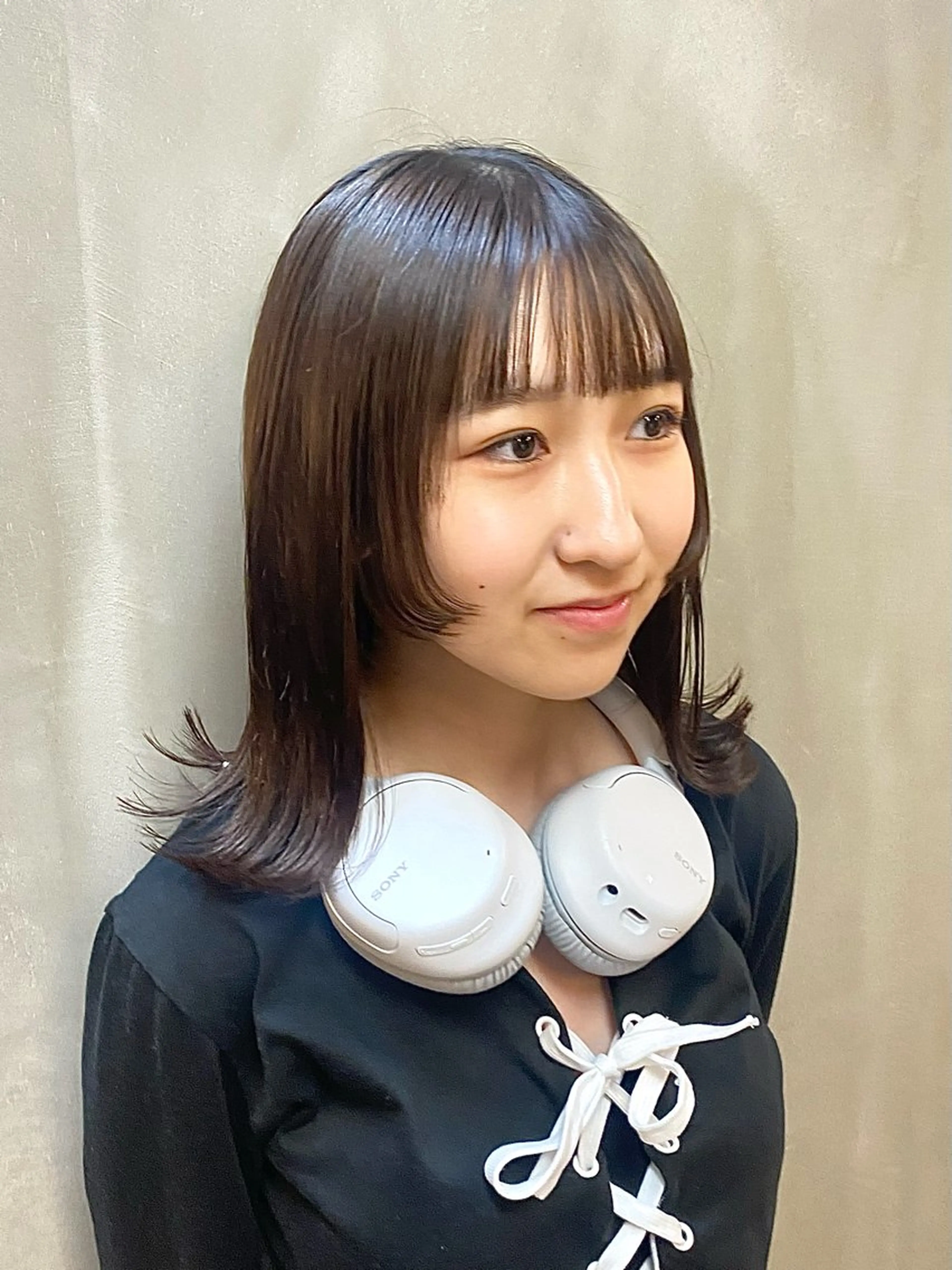 ミディアム パーマ 顔周りカット レイヤーカット ストレートパーマ カット 縮毛矯正 トリートメント ハル🌸柔色/ ブリーチなし/艶髪のヘアスタイル