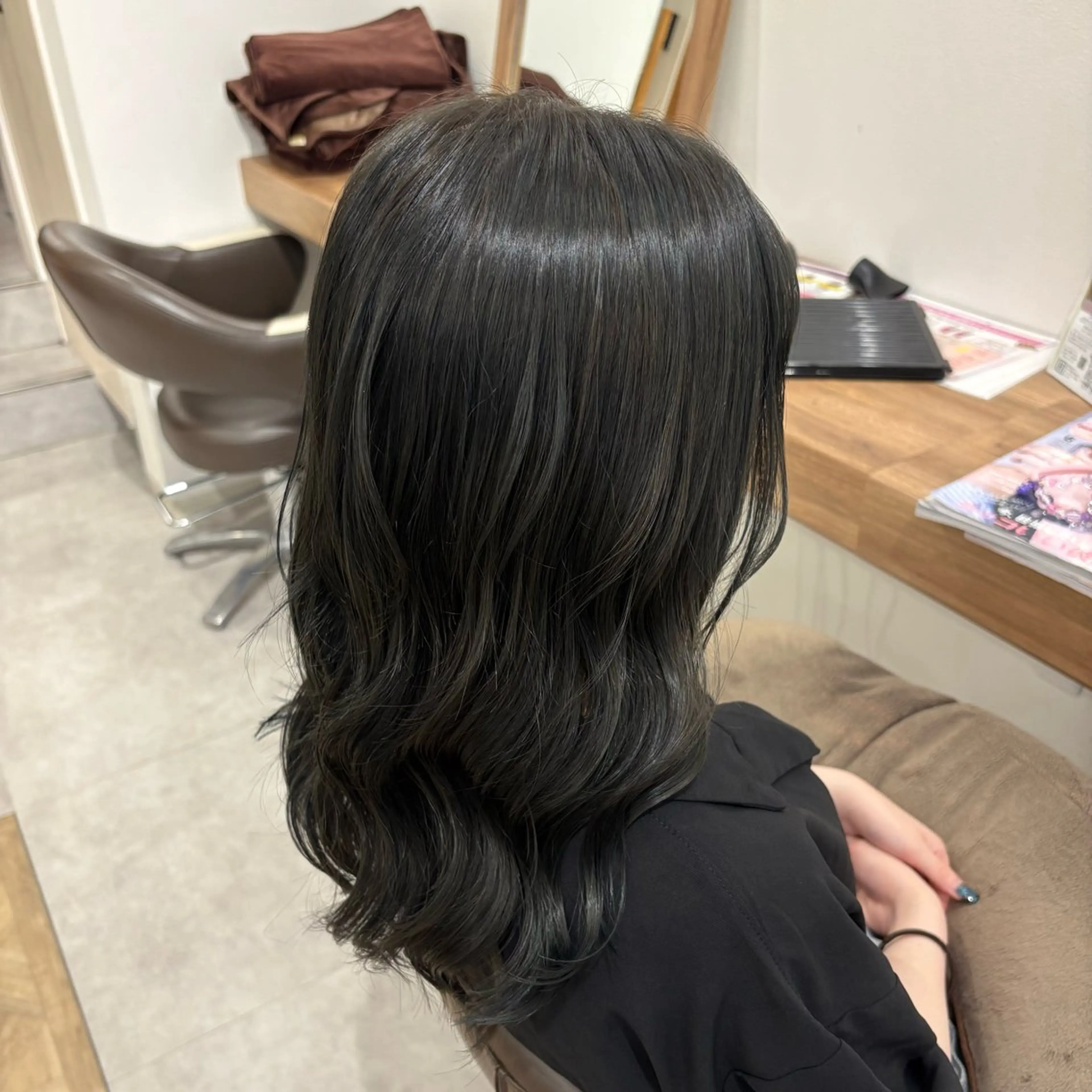 カラー アッシュ ブルーカラー 渡邊 玲来のヘアスタイル