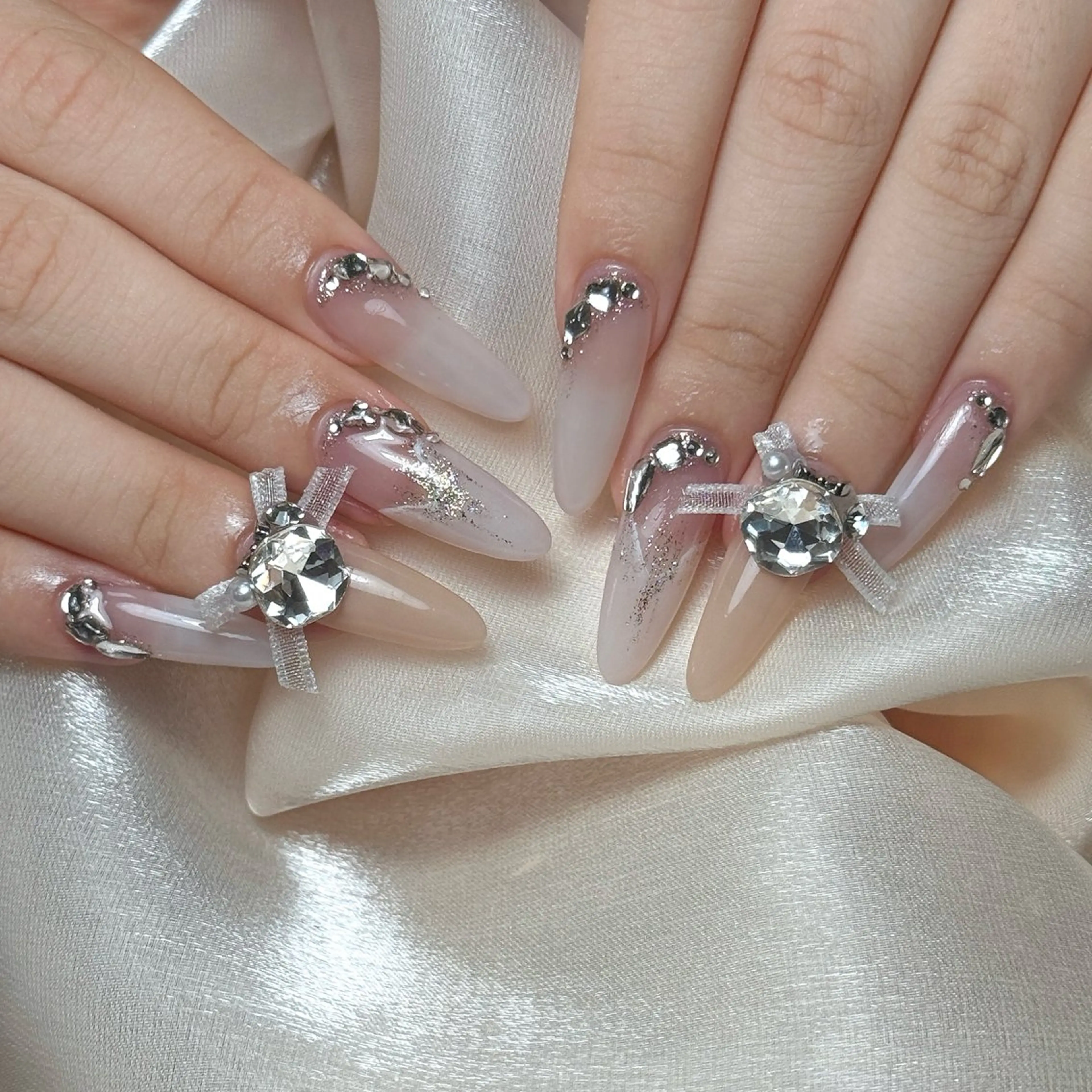 ネイル マギー ネイル🦋のネイルデザイン