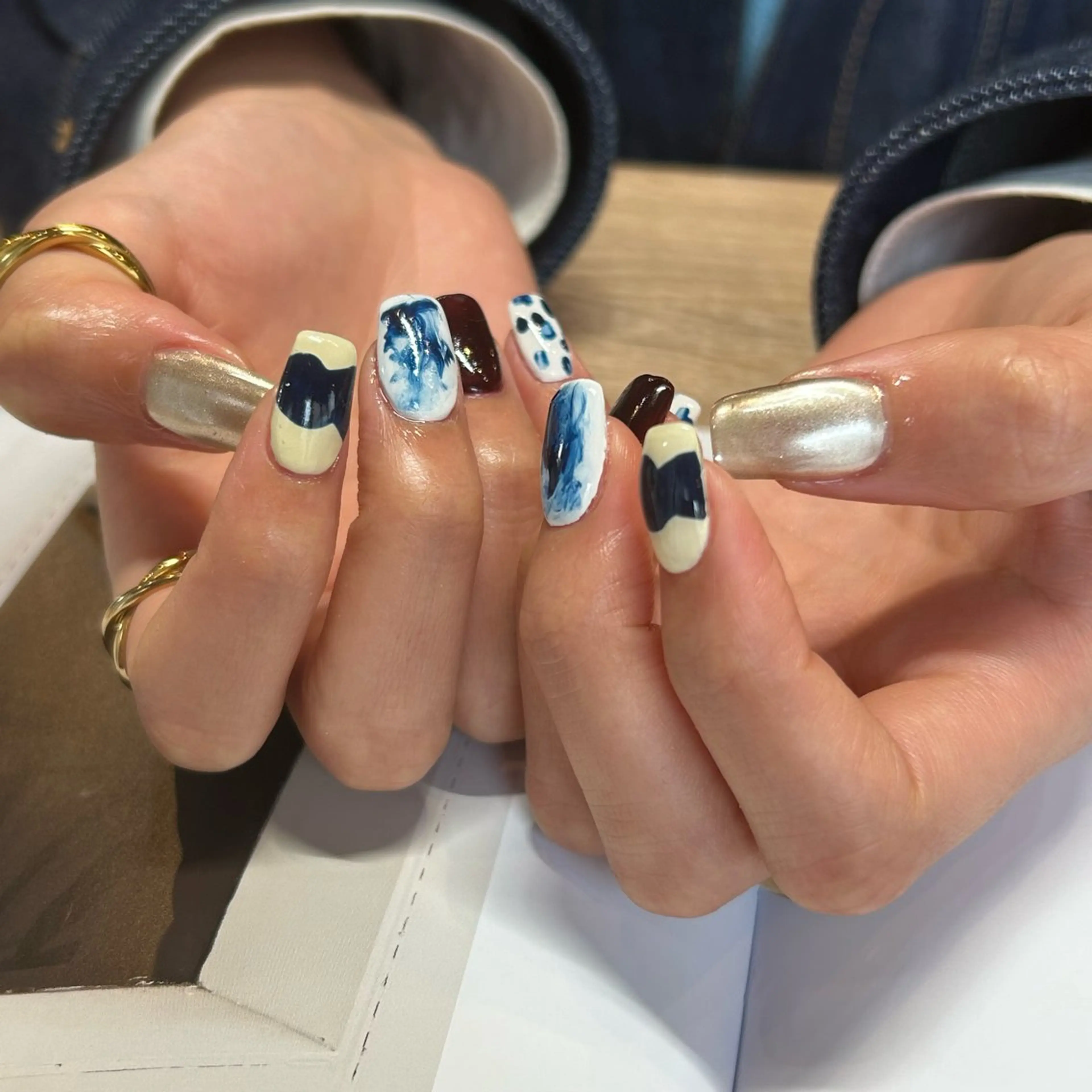 ハンドデザインネイルの写真