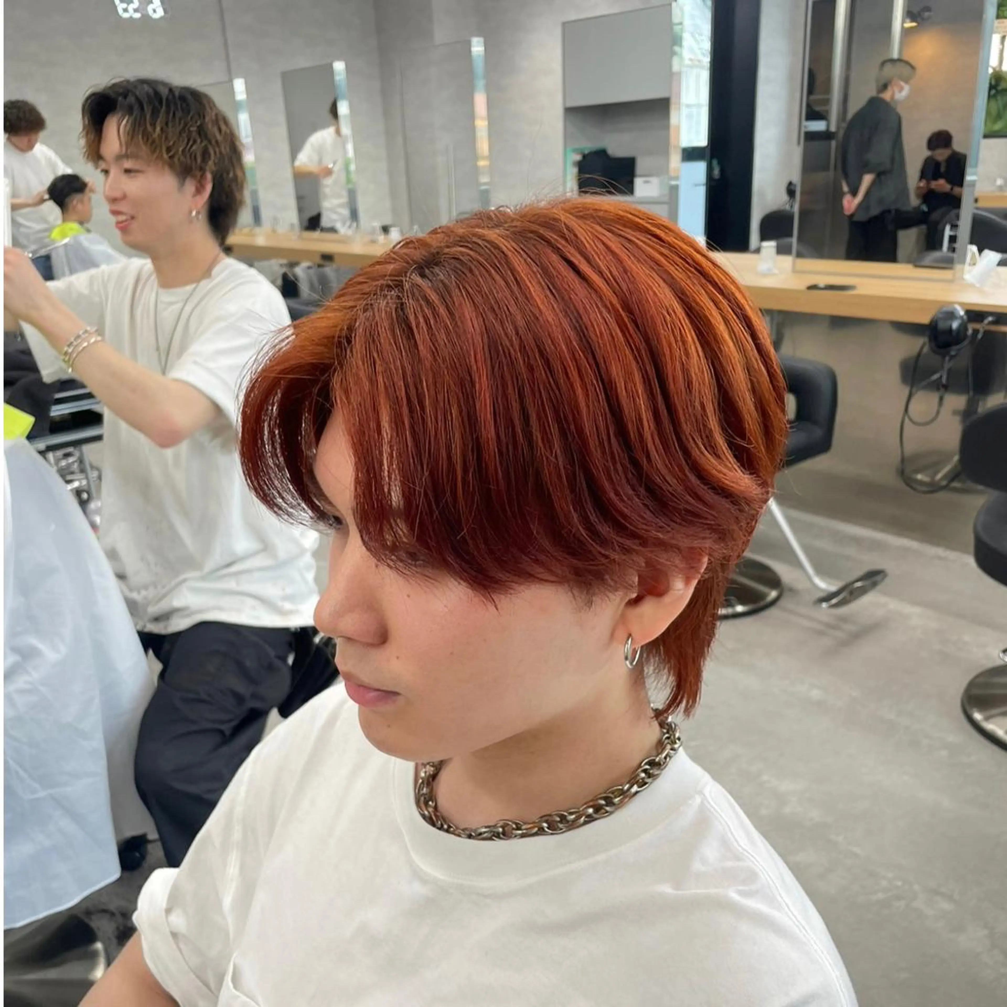ショート カラー パーマ ヘアアレンジ メンズ キッズ ネイル マツエク・マツパ アイブロウ センターパート メンズ韓国風 メンズパーマ プードルパーマ スパイキーショート 仕上がり満足度No. 1🔥BLUCK🔥のヘアスタイル
