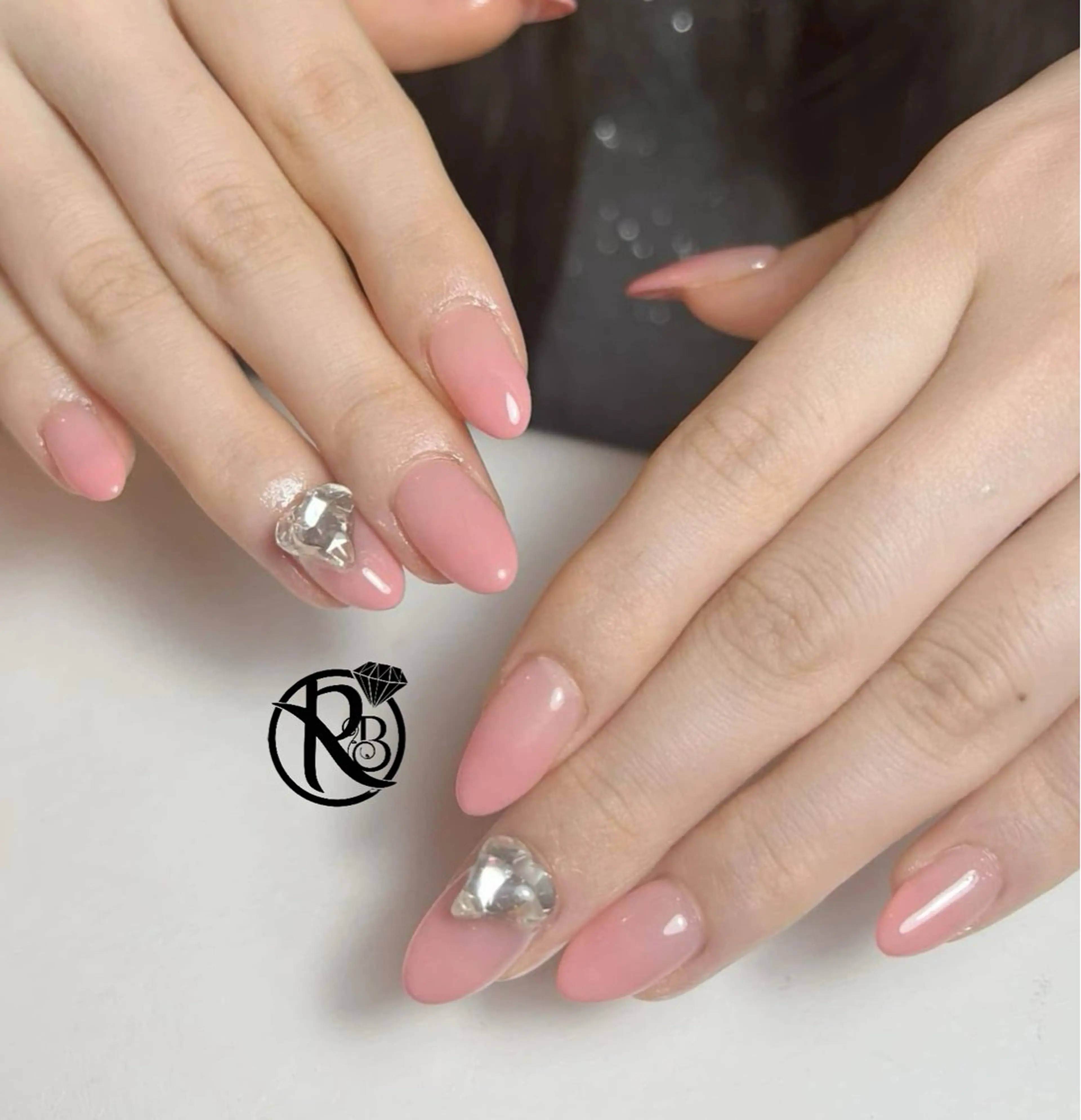 ネイル ボルドー ブラウン チークネイル ドット フットネイル ハンドネイル Yukichan 日暮里店のネイルデザイン