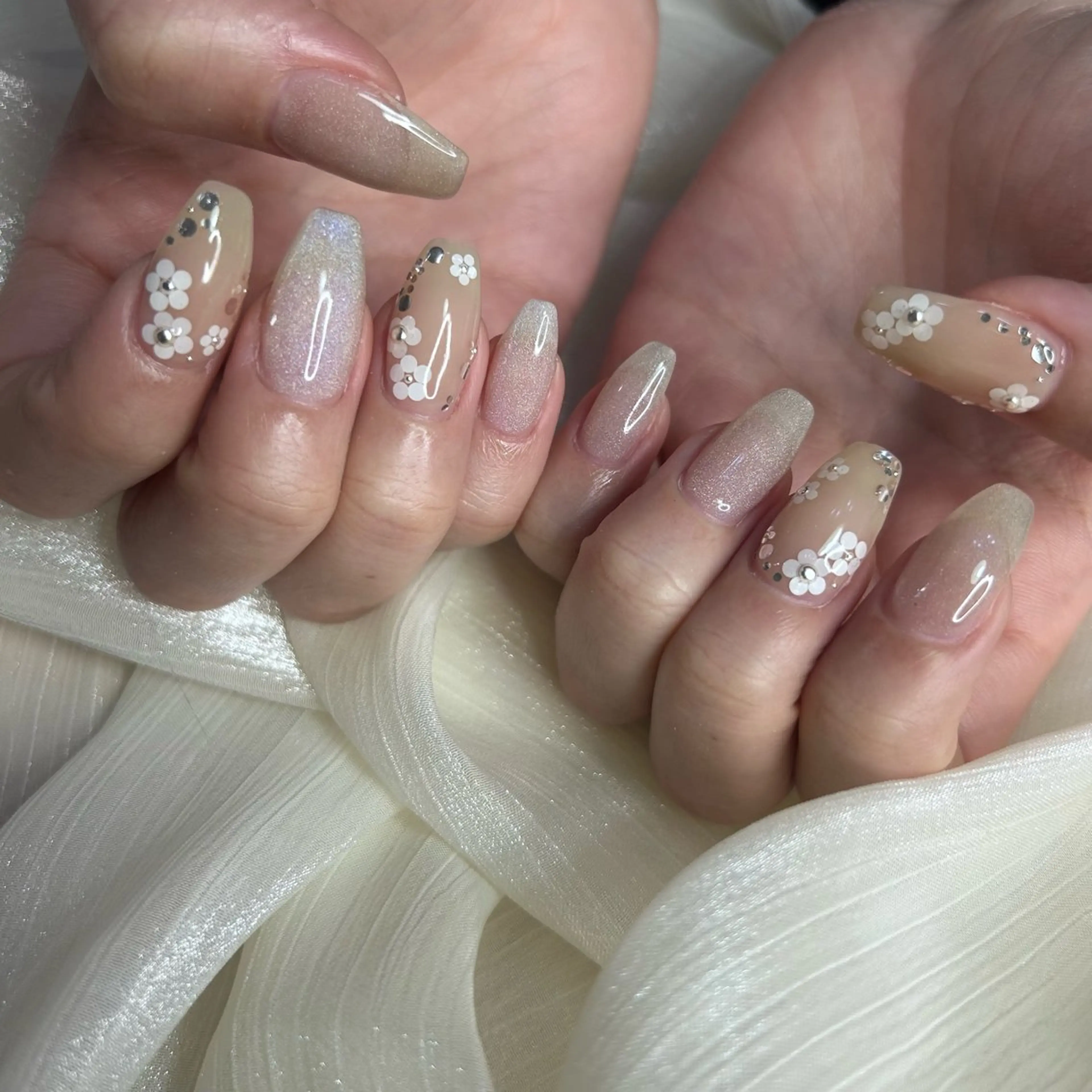 ネイル ハンドネイル 西岡 杏のネイルデザイン