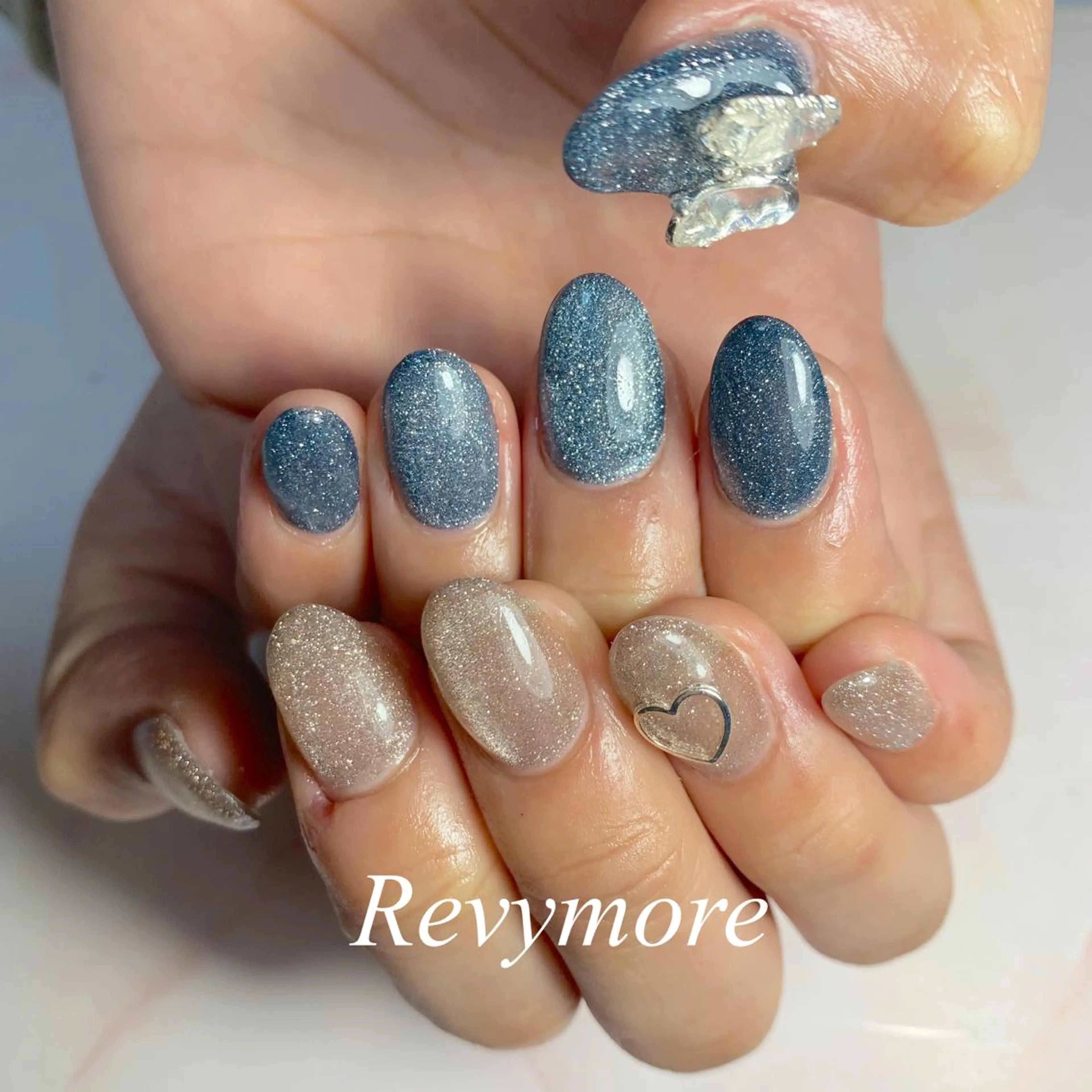 ミディアム ネイル ブルー 成人式 ジェルネイル マグネットネイル ニュアンスネイル nail salon Revymore所属・nail salon Revymoreのネイルデザイン