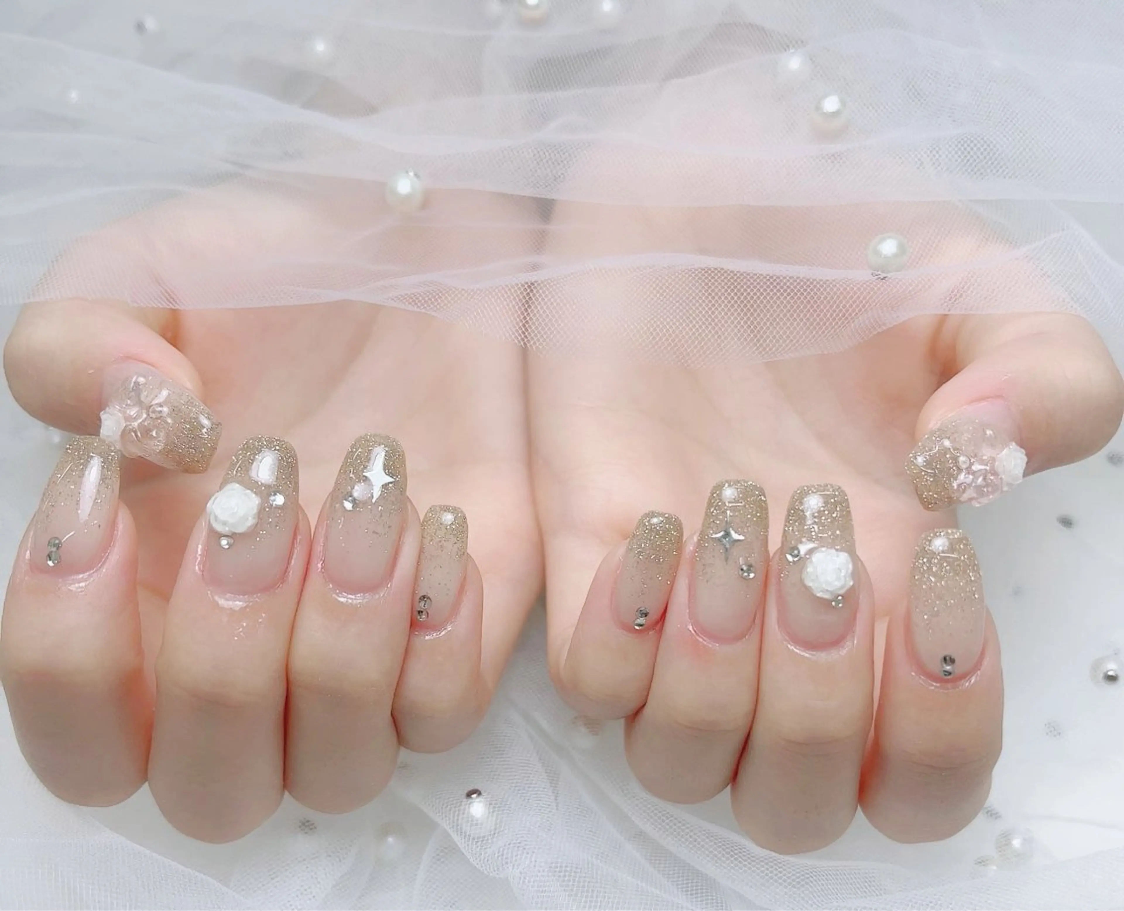 ネイル アートネイル オーロラネイル チークネイル ガーリー キラキラネイル ハンドネイル ╹◡╹Mimoミモ Eye&Nailのマツエク・マツパデザイン